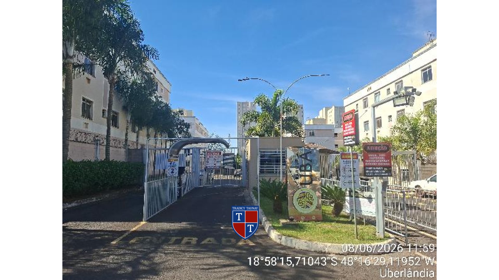APARTAMENTO em SHOPPING PARK