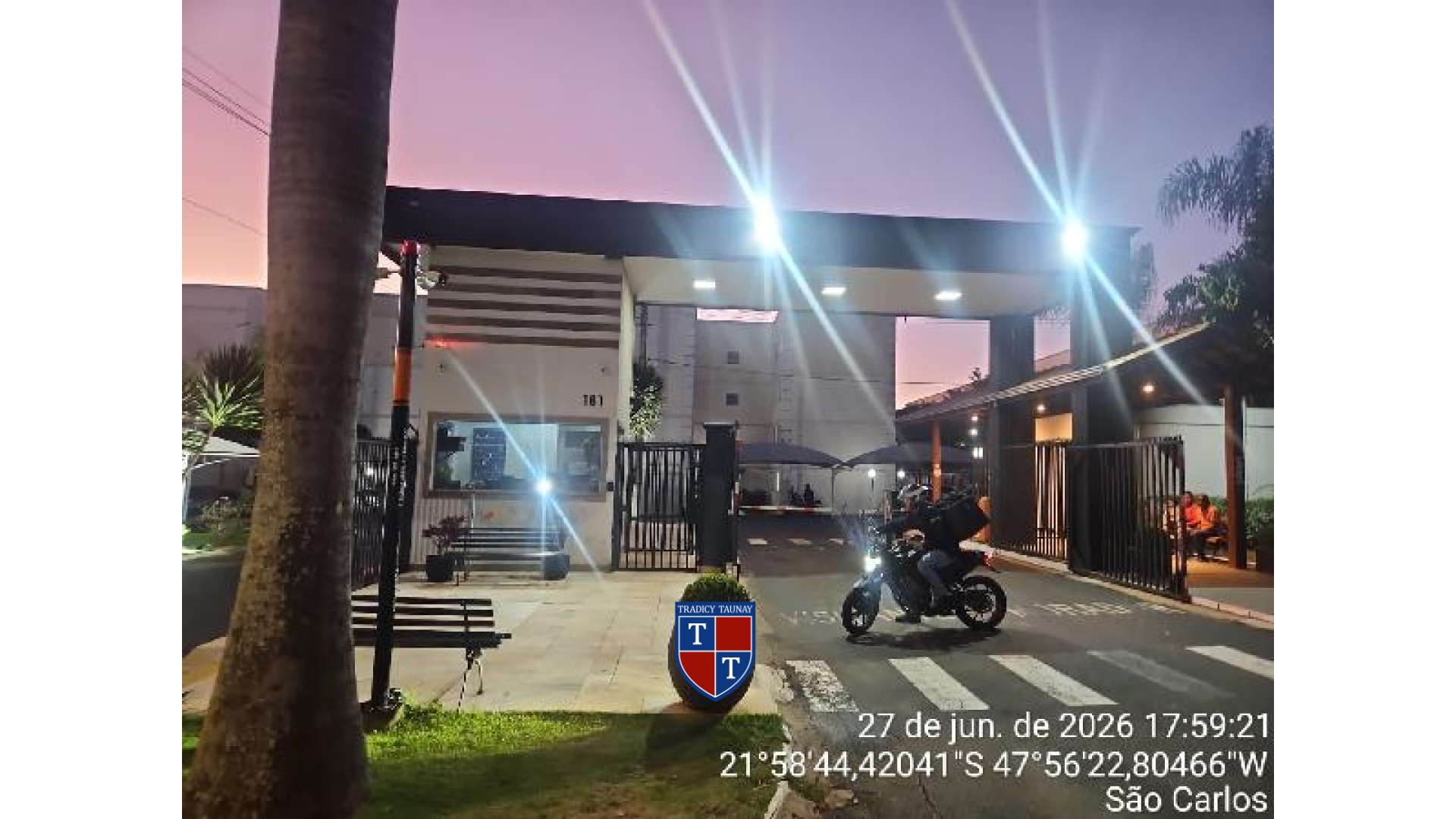 APARTAMENTO em PARQUE FEHR