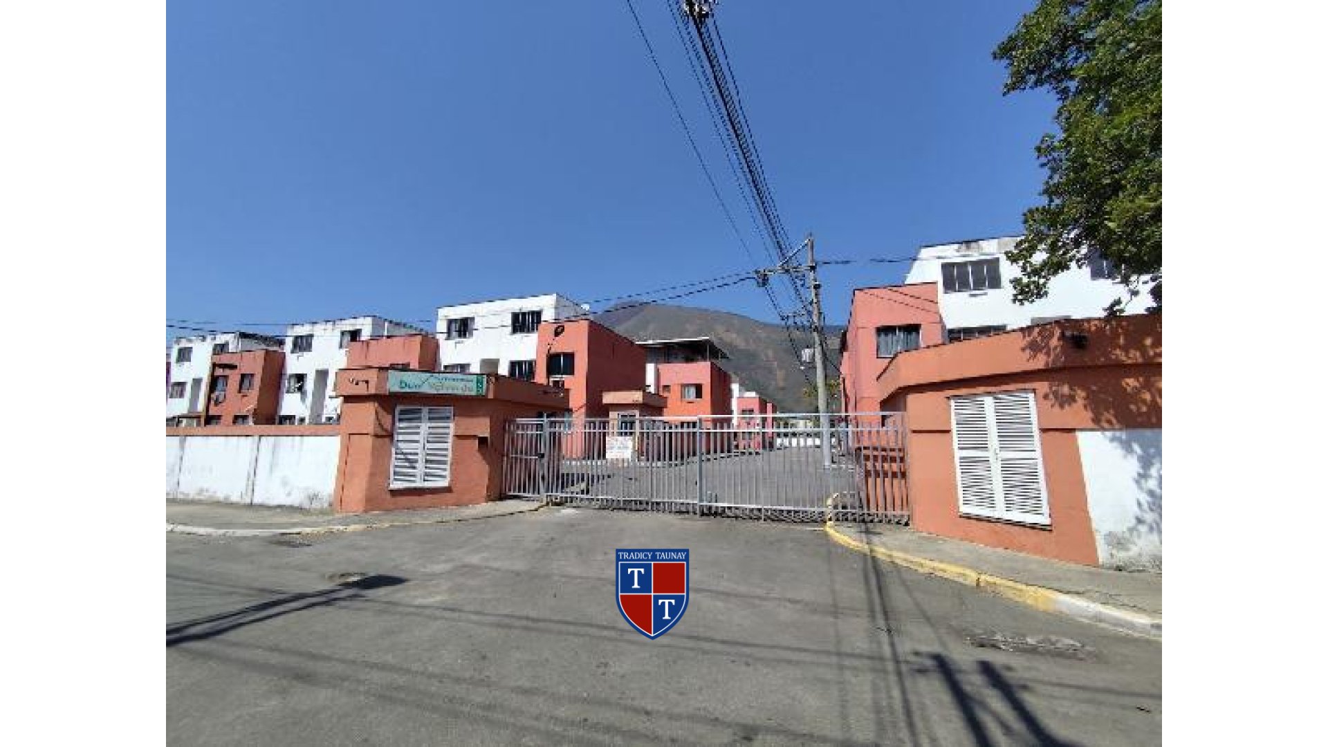 APARTAMENTO em VALVERDE