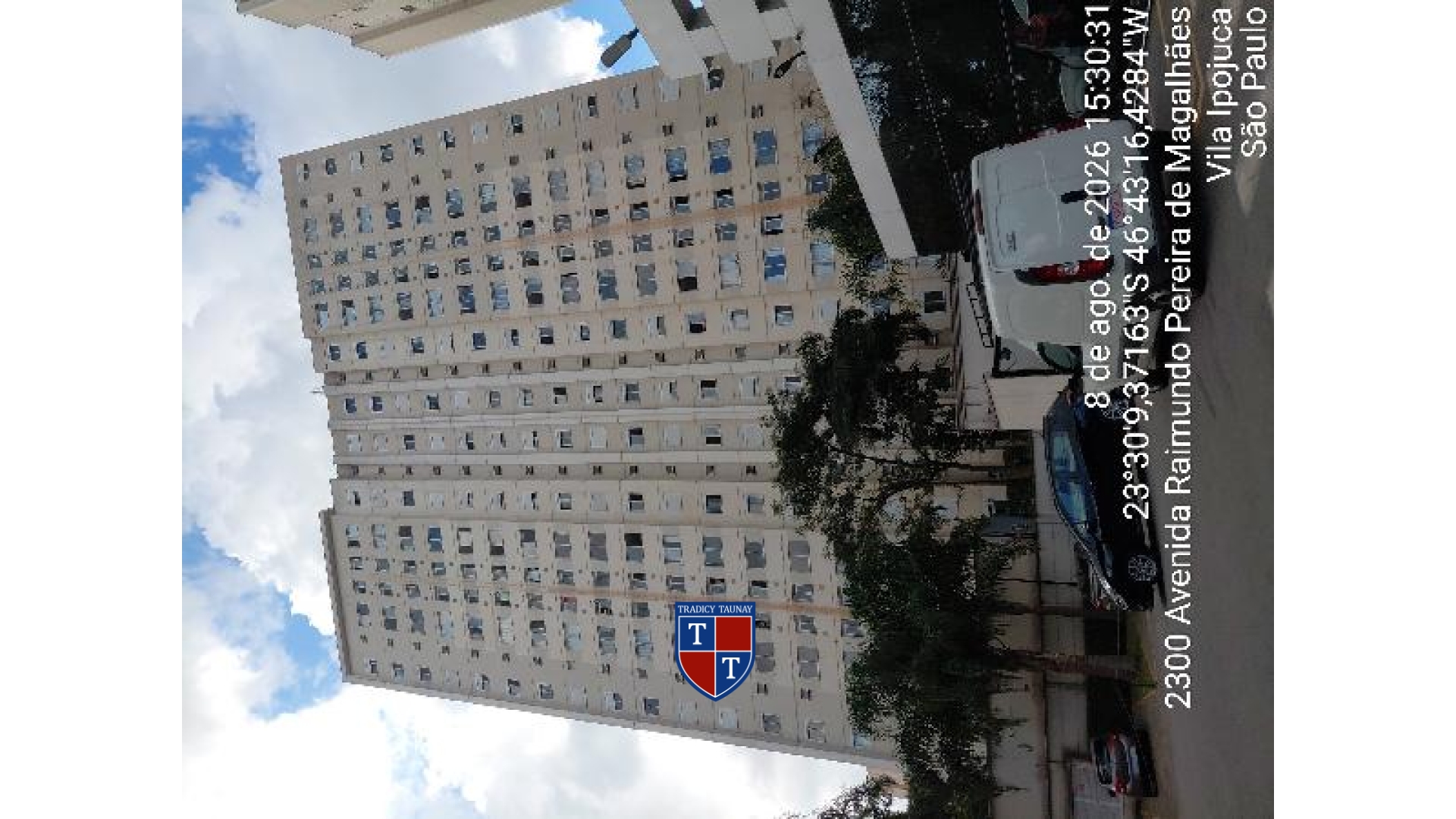 APARTAMENTO em JARDIM IRIS
