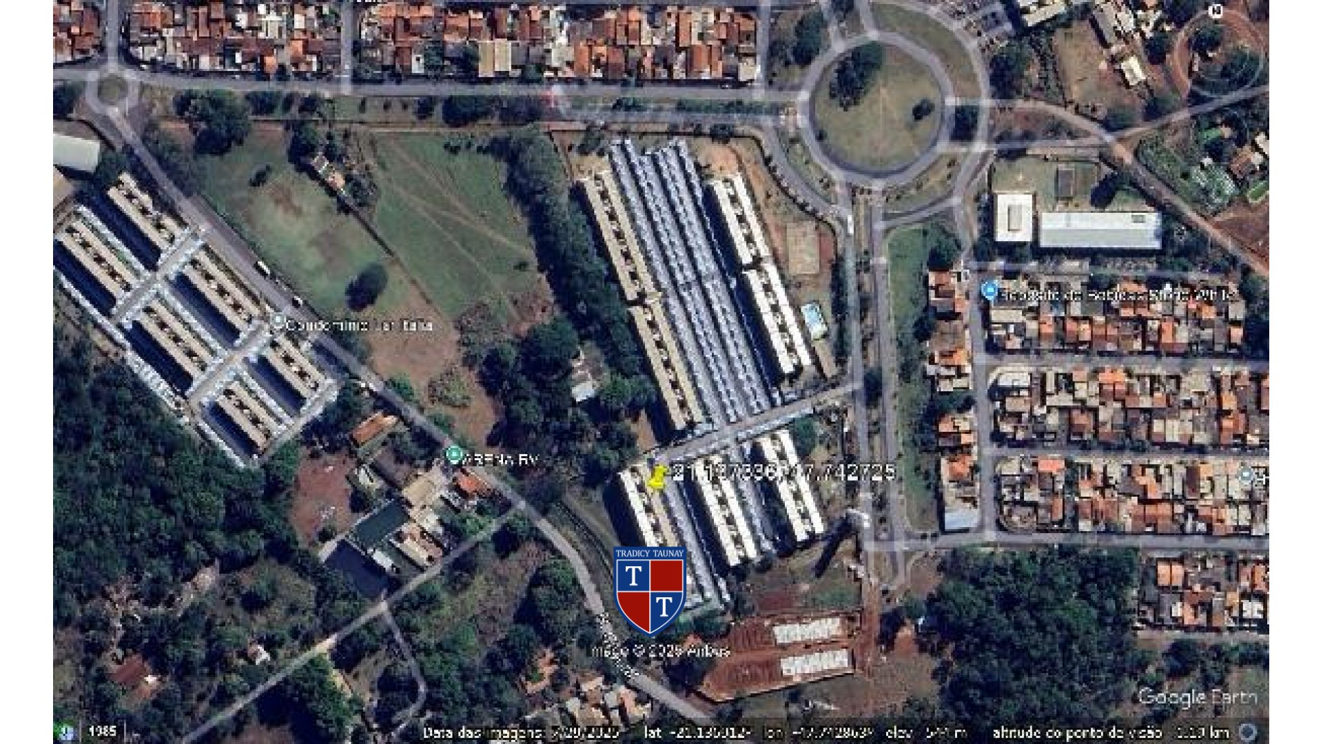 APARTAMENTO em JARDIM DIVA TARLA DE CARVALHO