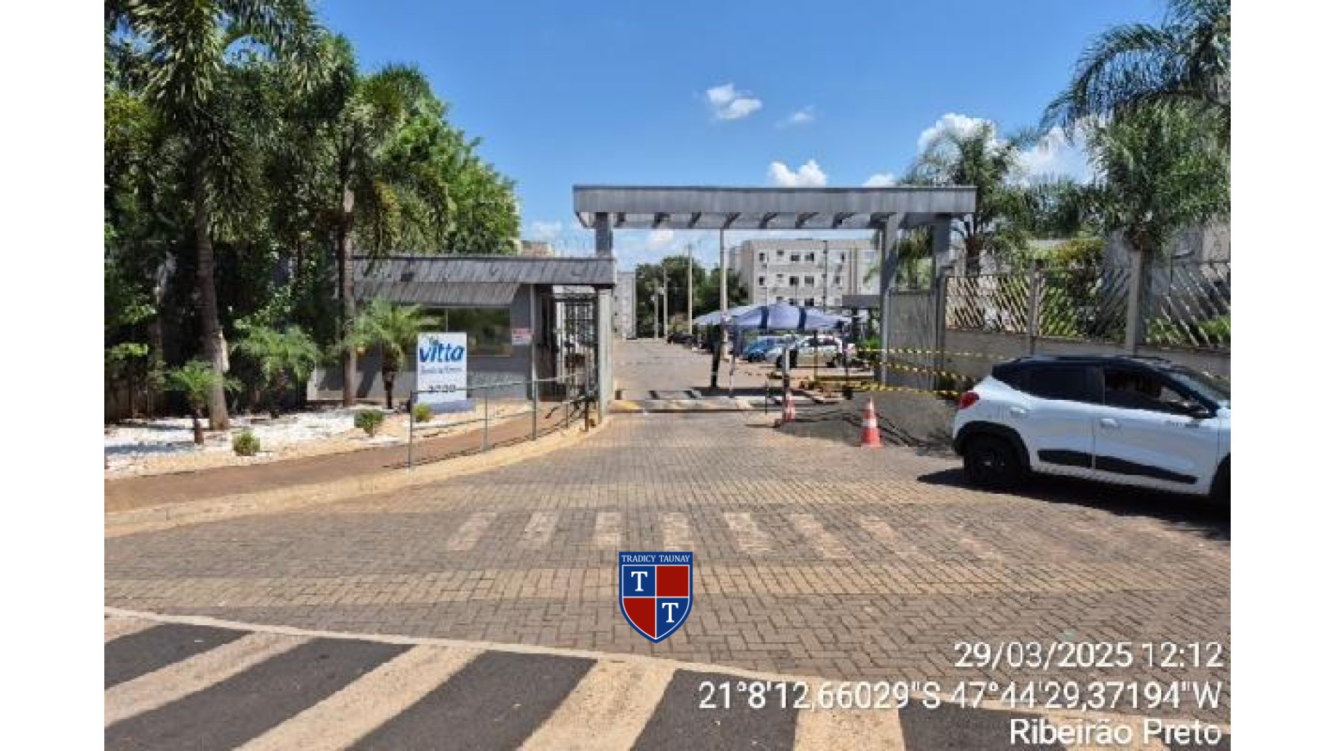 APARTAMENTO em JARDIM DIVA TARLA DE CARVALHO