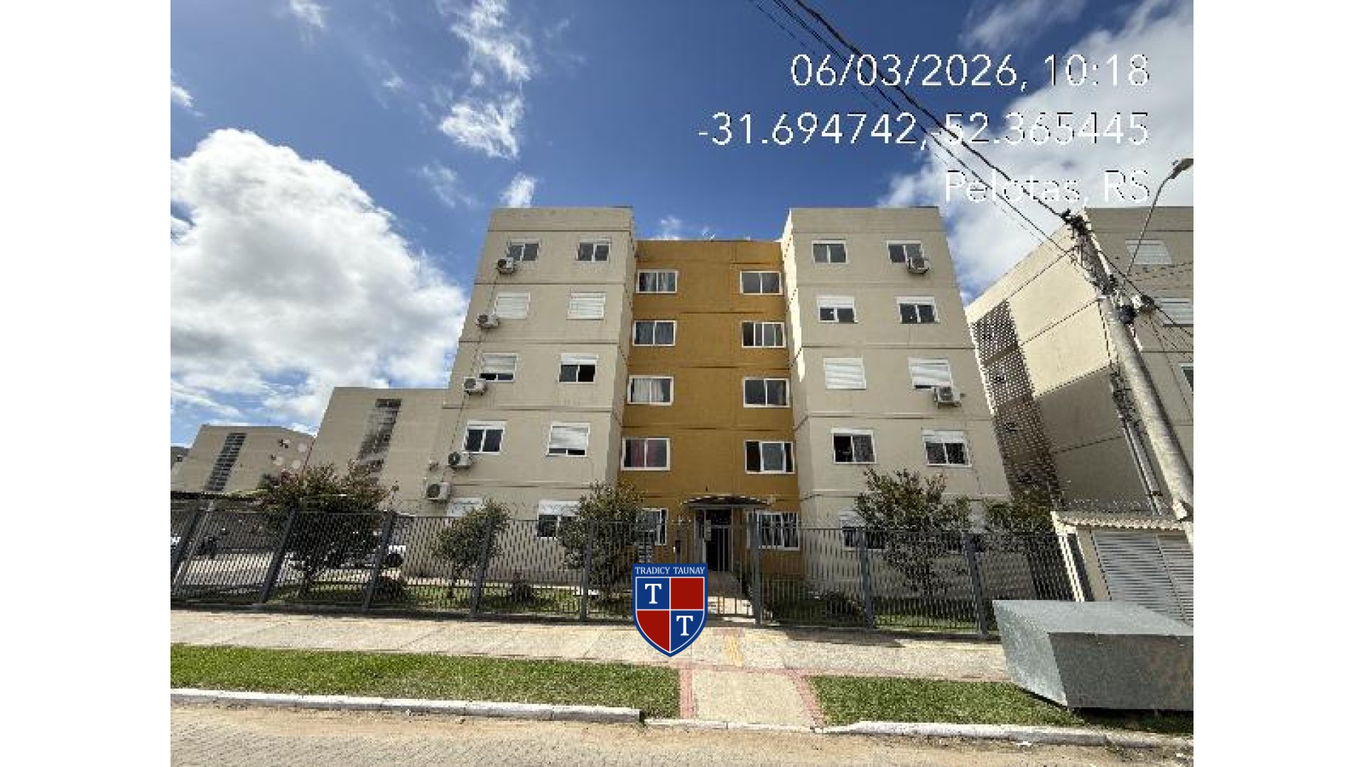 APARTAMENTO em AREAL