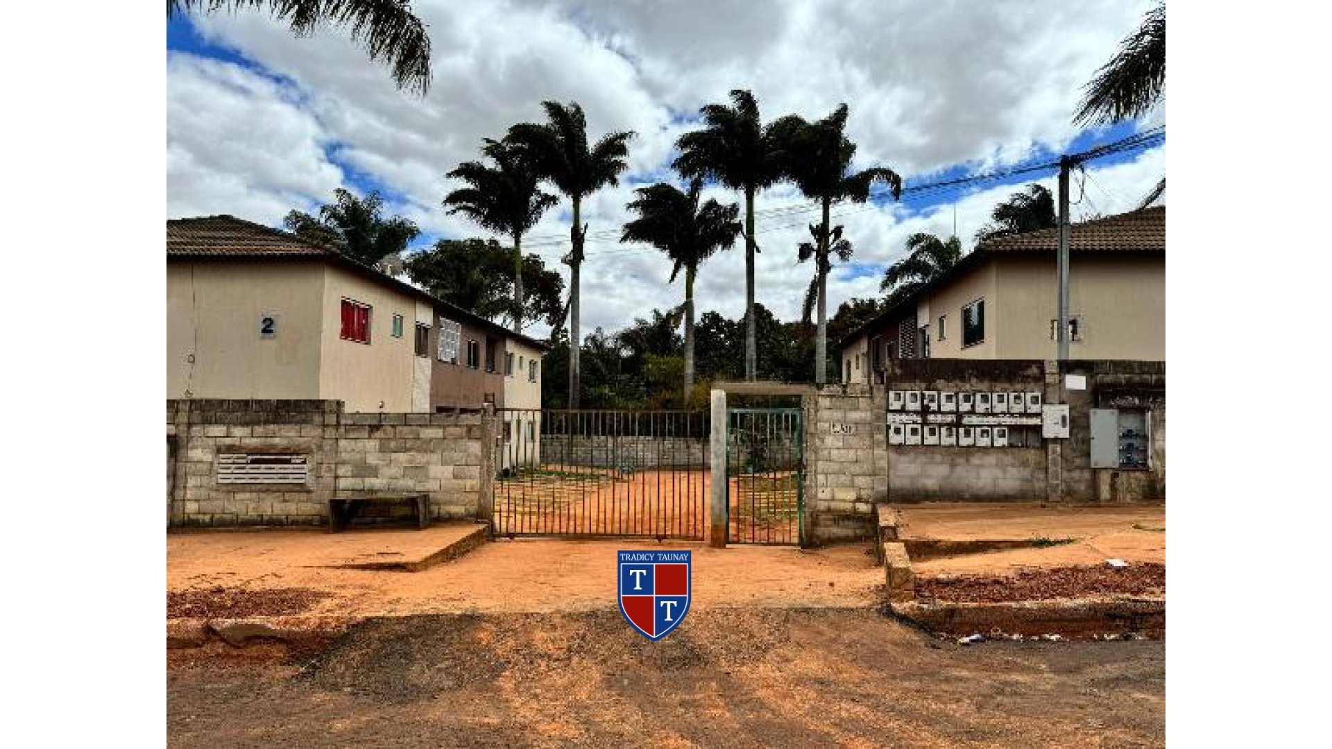APARTAMENTO em PARQUE NAPOLIS A