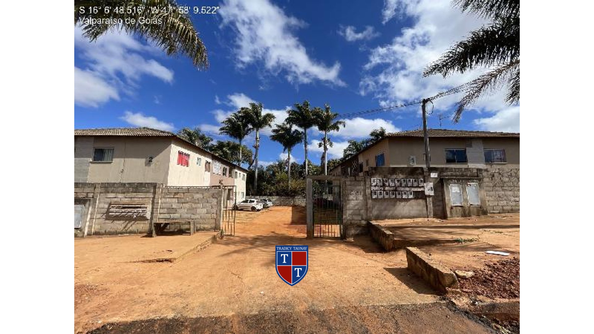 APARTAMENTO em PARQUE NAPOLIS A
