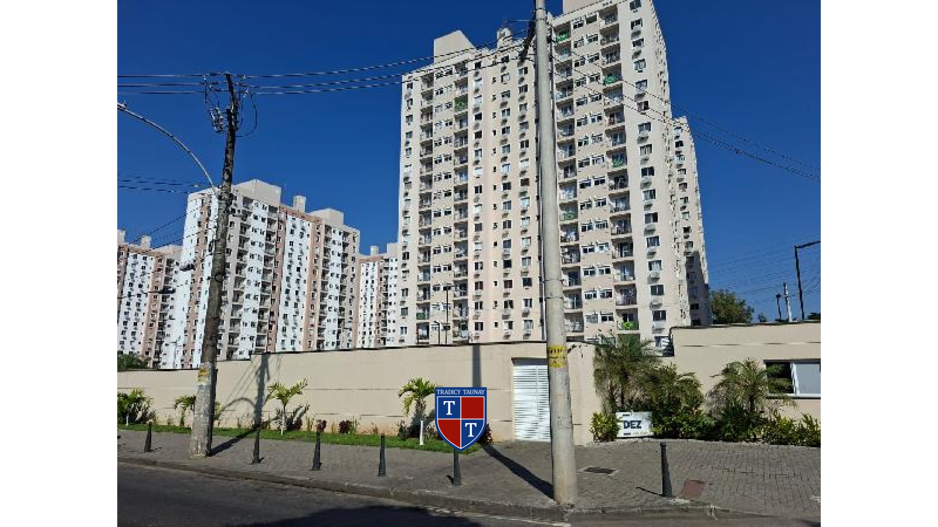 APARTAMENTO em PARADA DE LUCAS