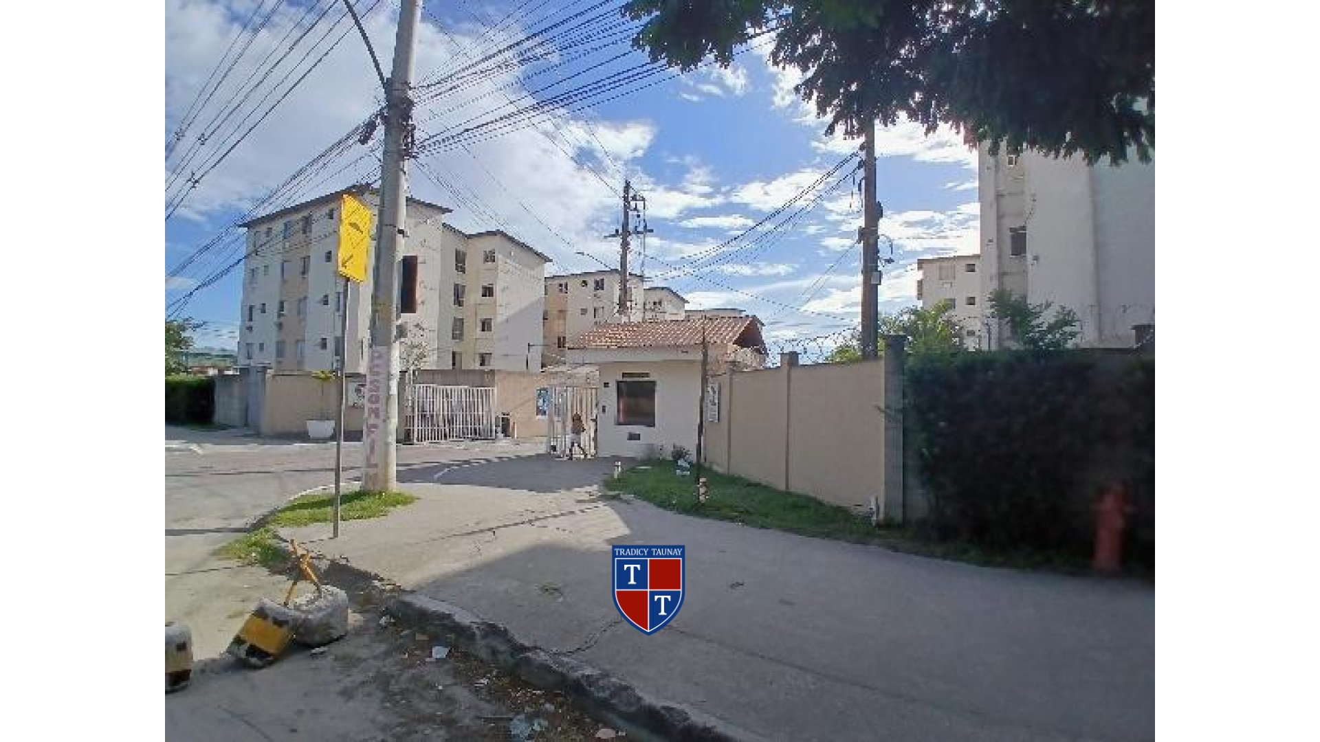 APARTAMENTO em SANTA CRUZ