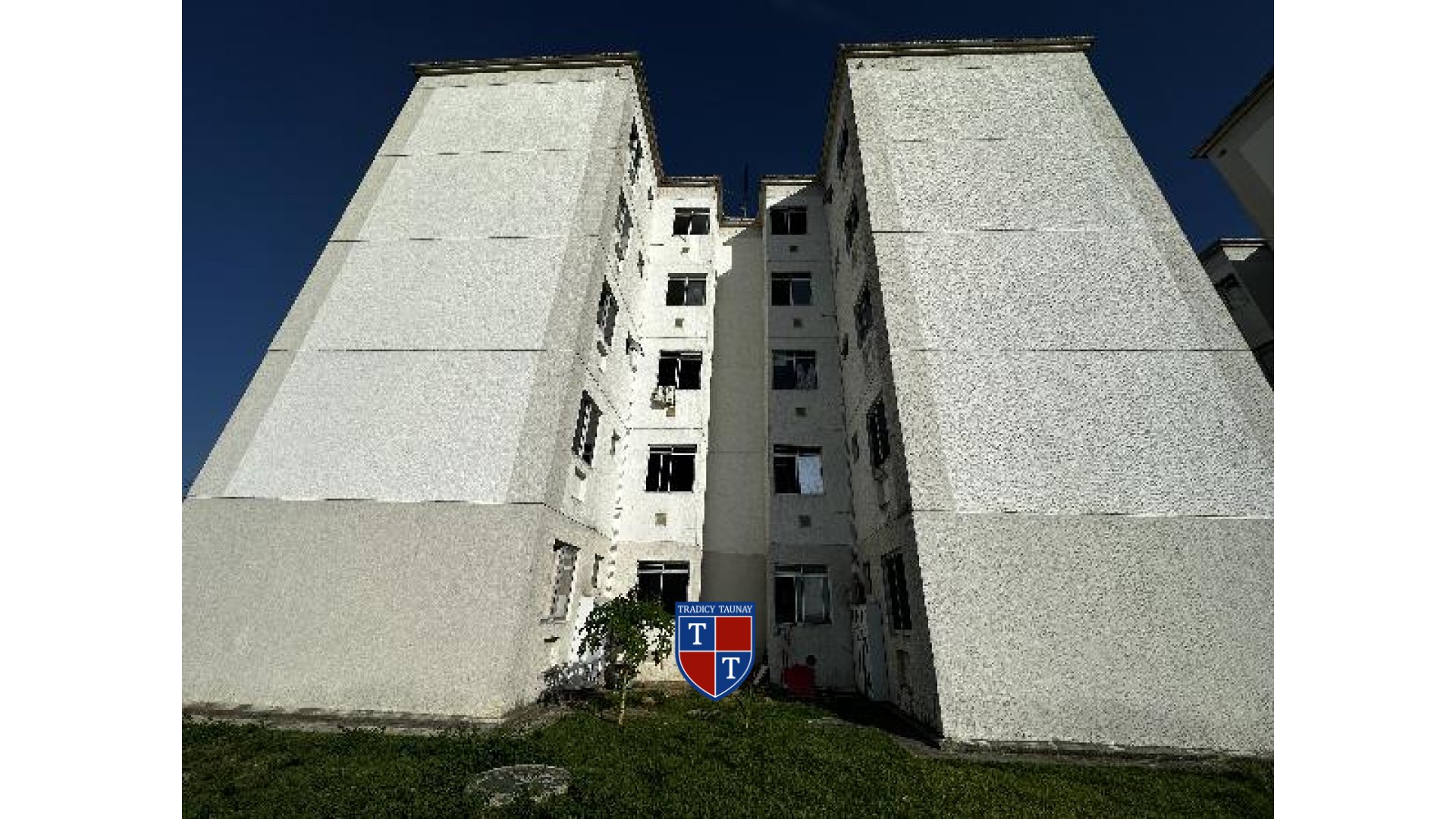 APARTAMENTO em PLATAFORMA