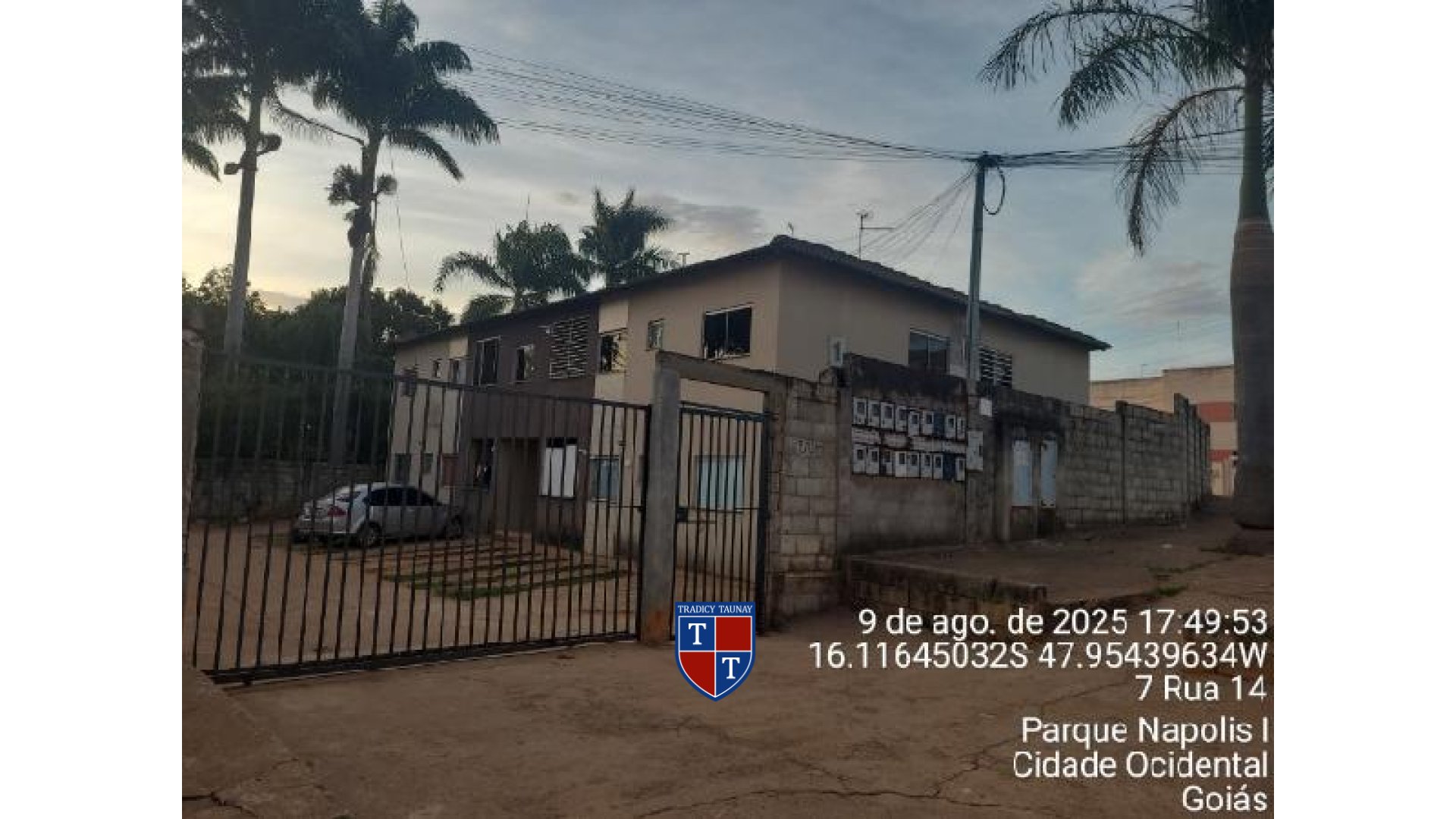 APARTAMENTO em PARQUE NAPOLIS A