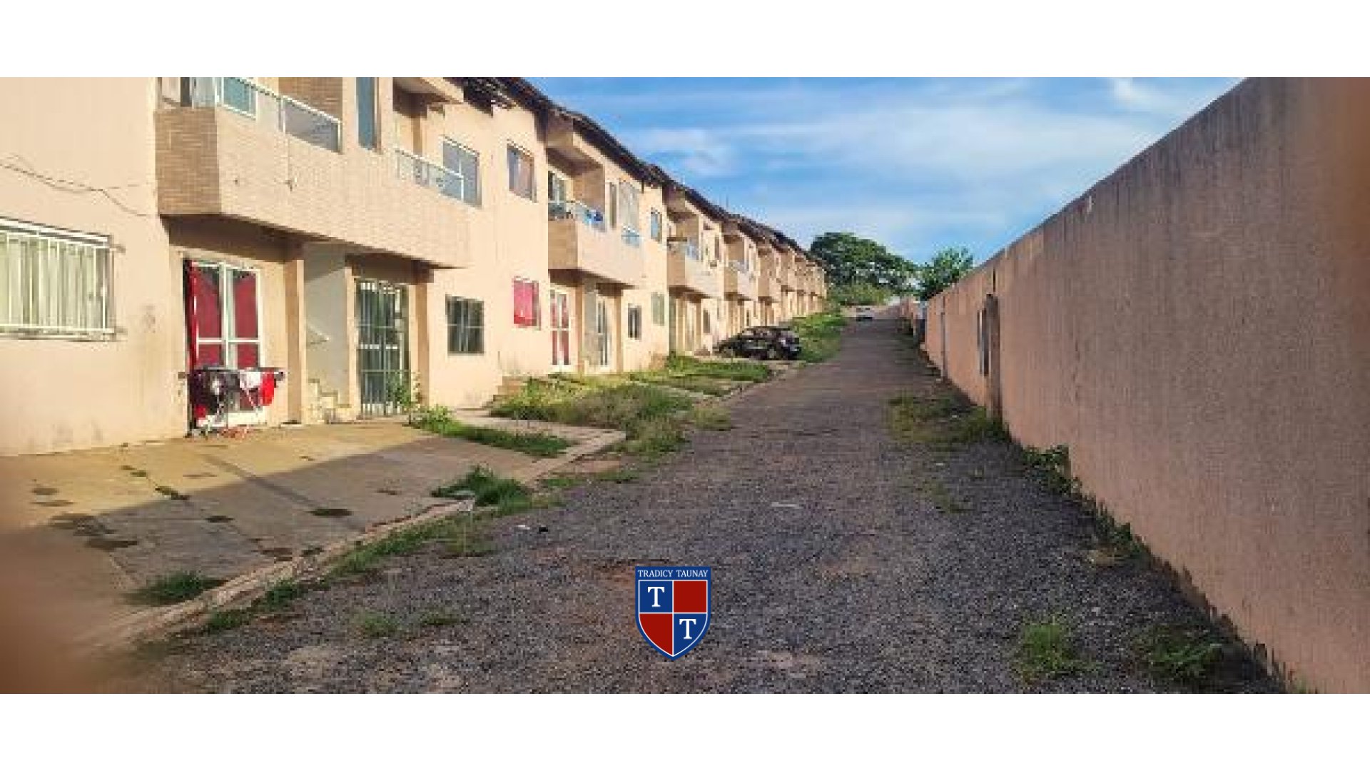 APARTAMENTO em PARQUE NAPOLIS B