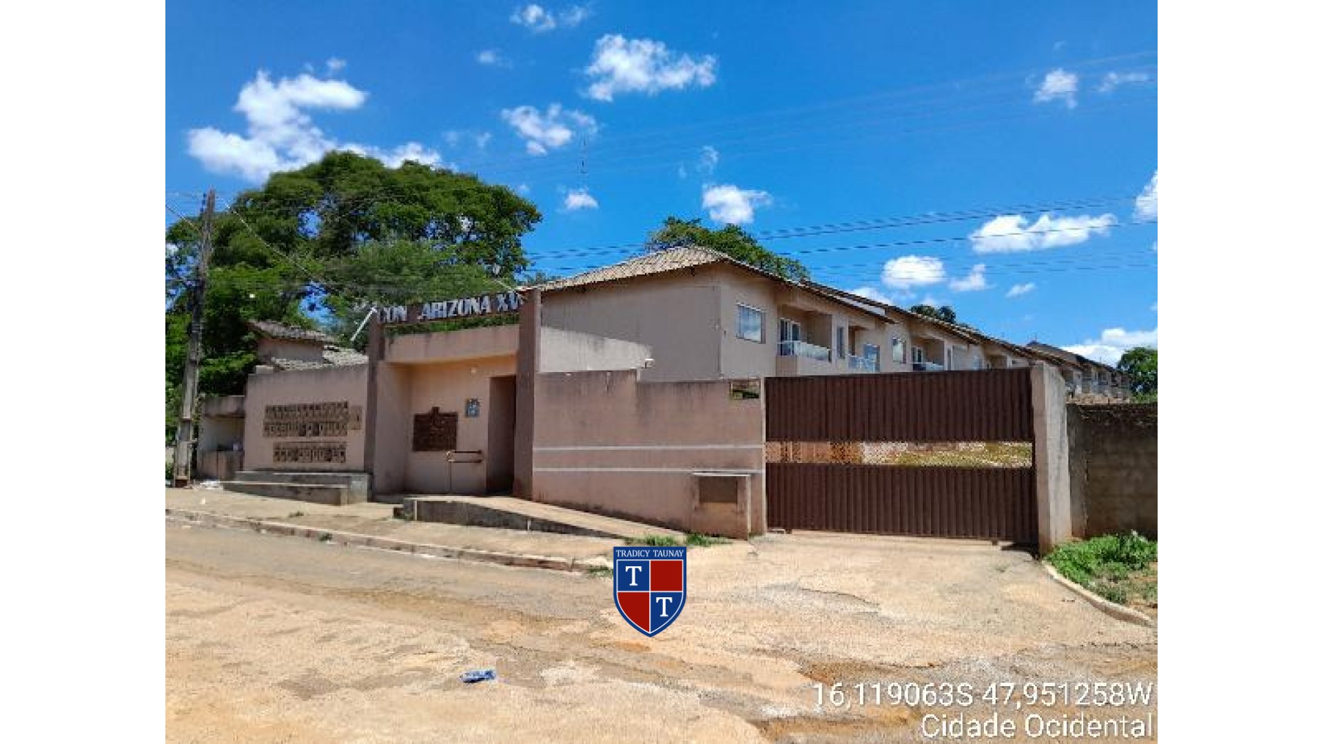 APARTAMENTO em PARQUE NAPOLIS B