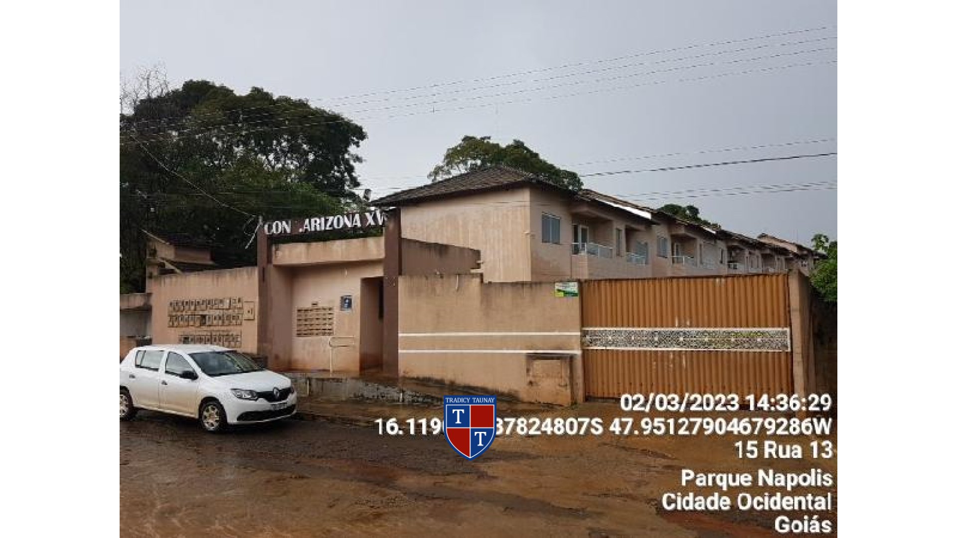 APARTAMENTO em PARQUE NAPOLIS B