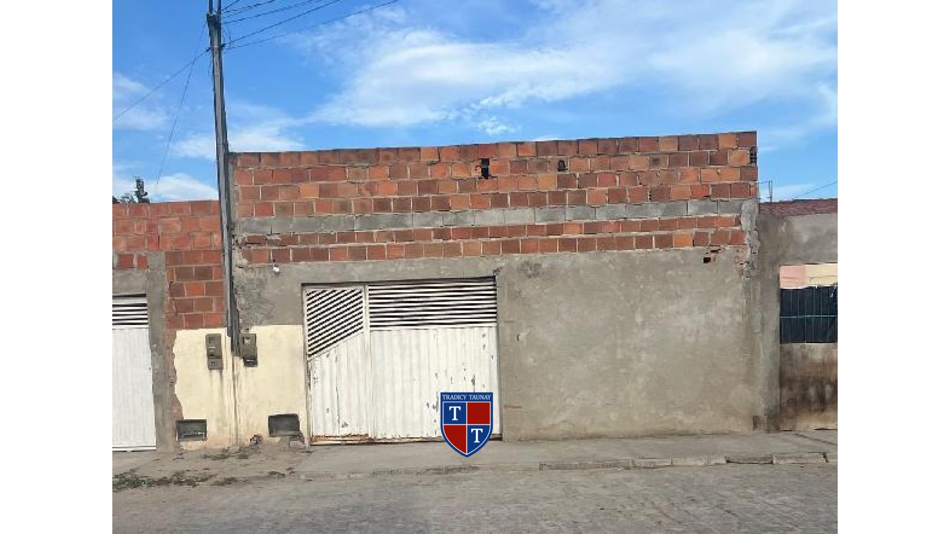 CASA em PEDRA FERRADA