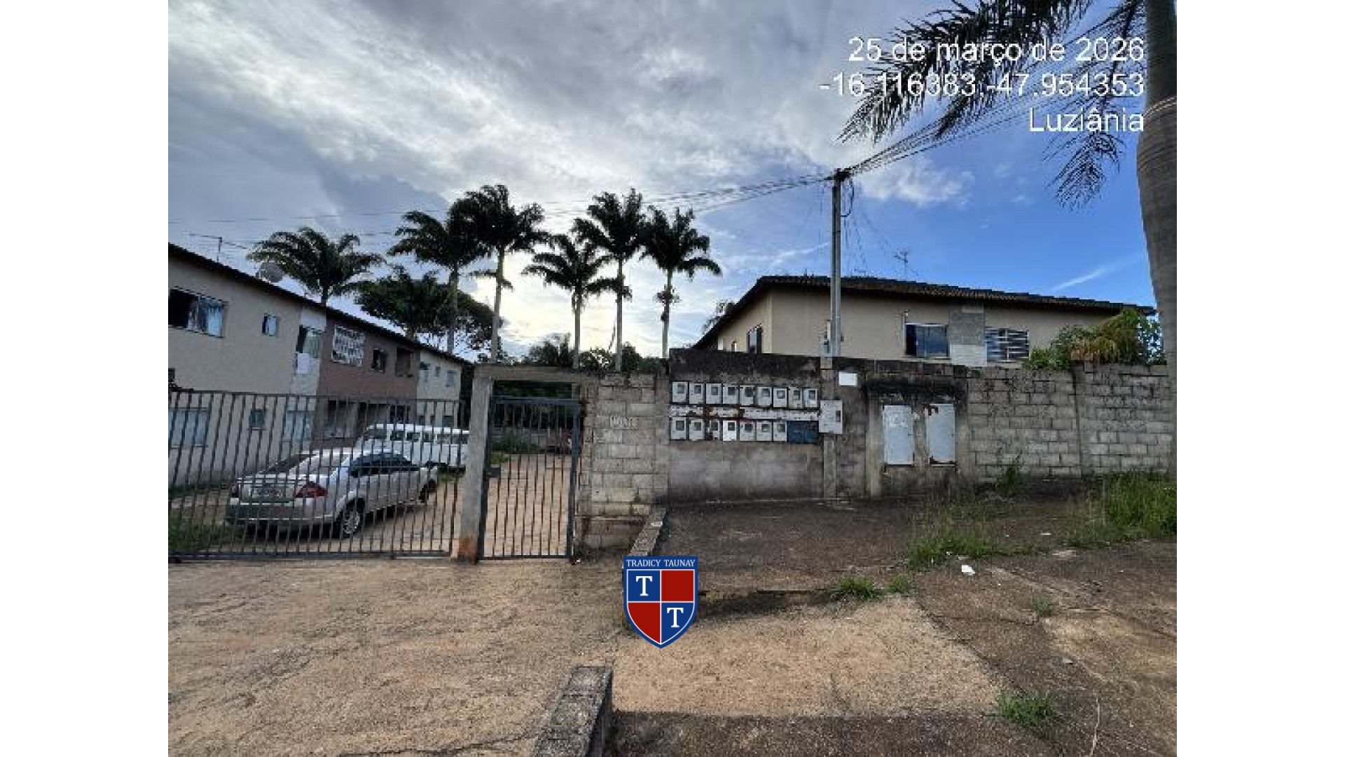 APARTAMENTO em PARQUE NAPOLIS A