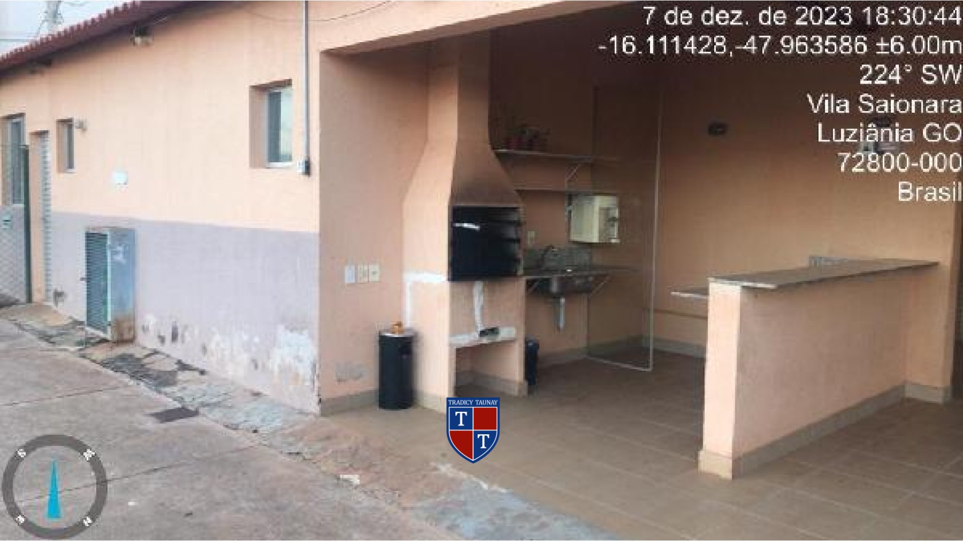 APARTAMENTO em CENTRO