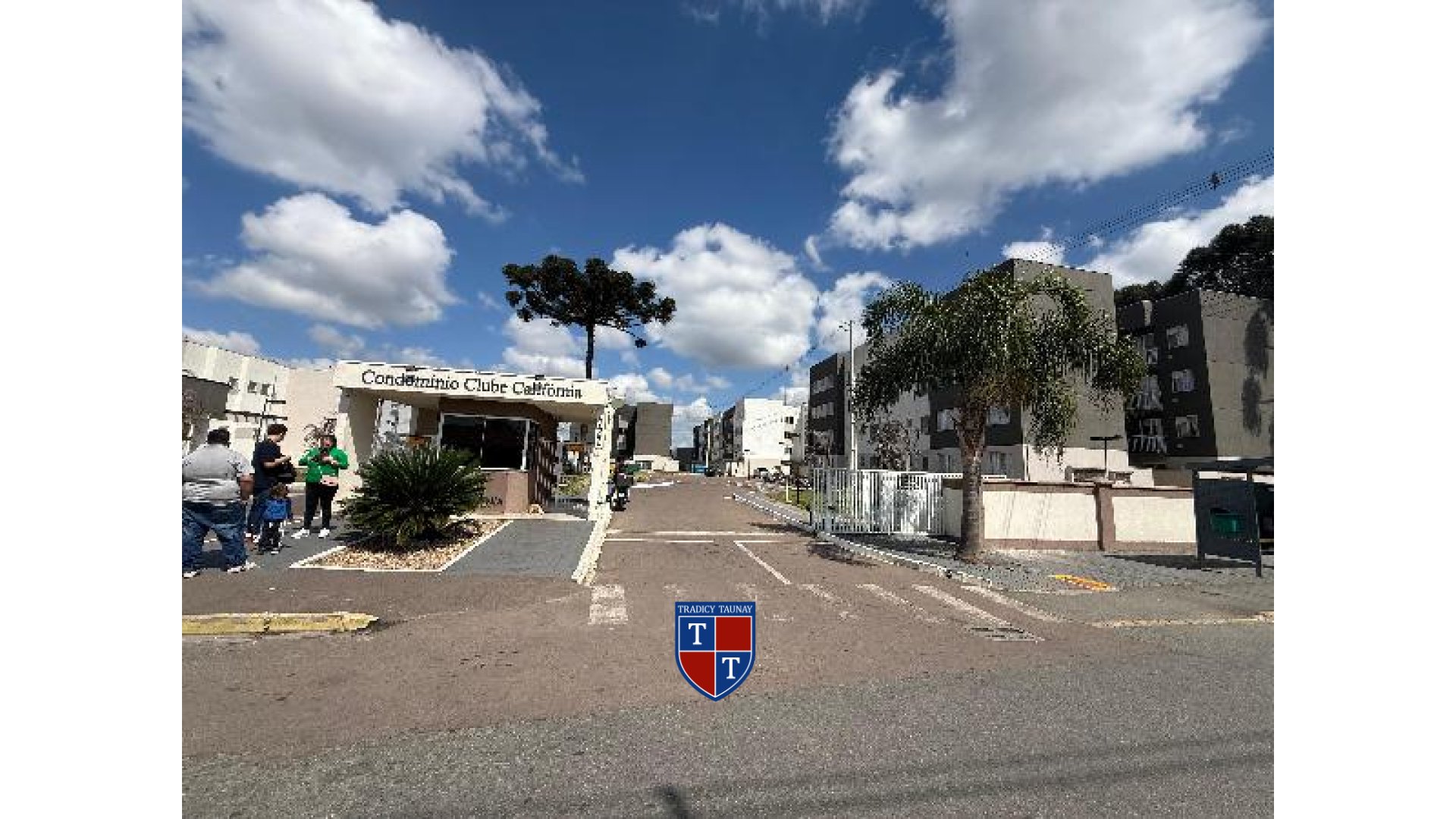 APARTAMENTO em JARDIM ITAQUI