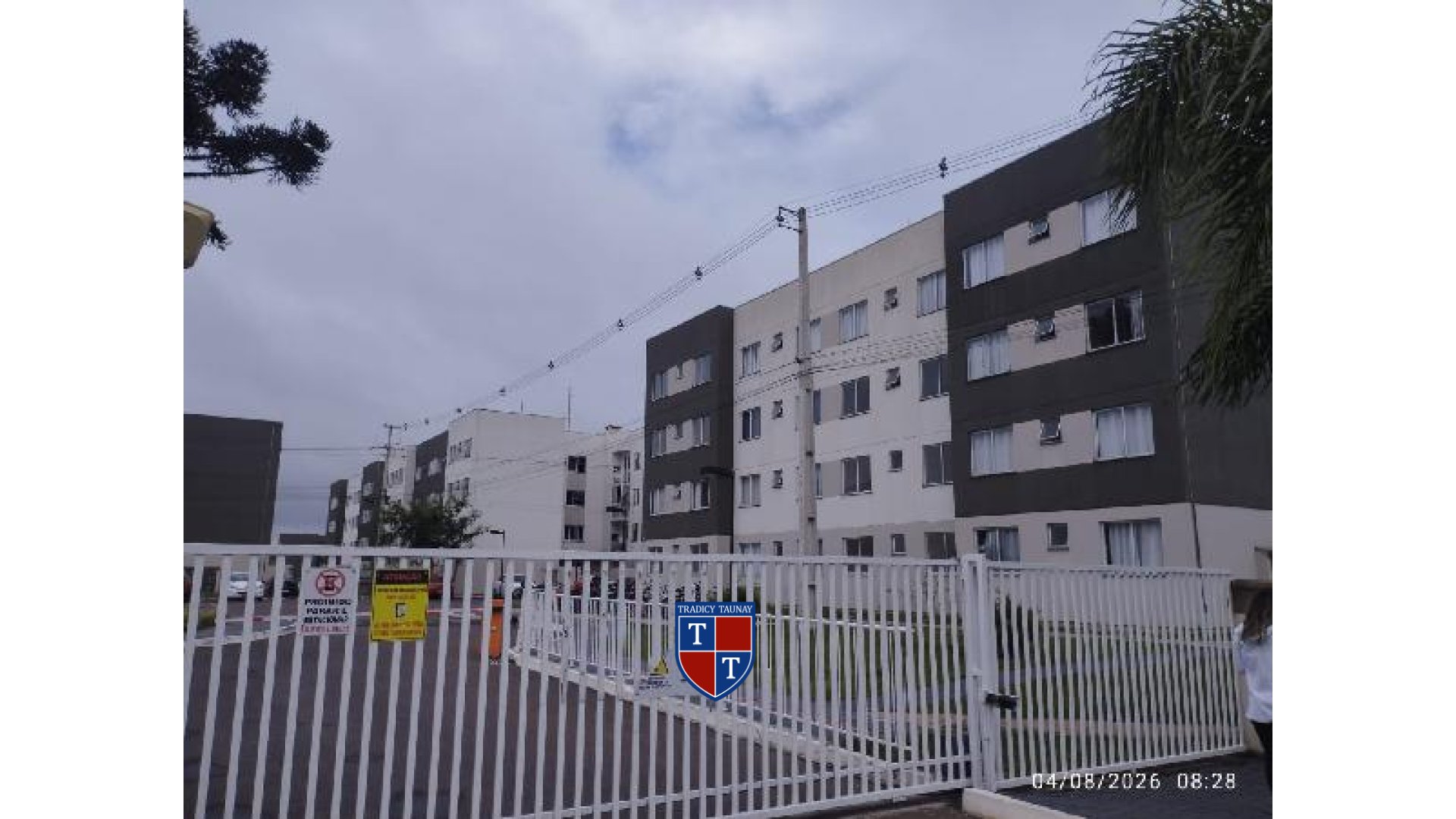 APARTAMENTO em JARDIM ITAQUI