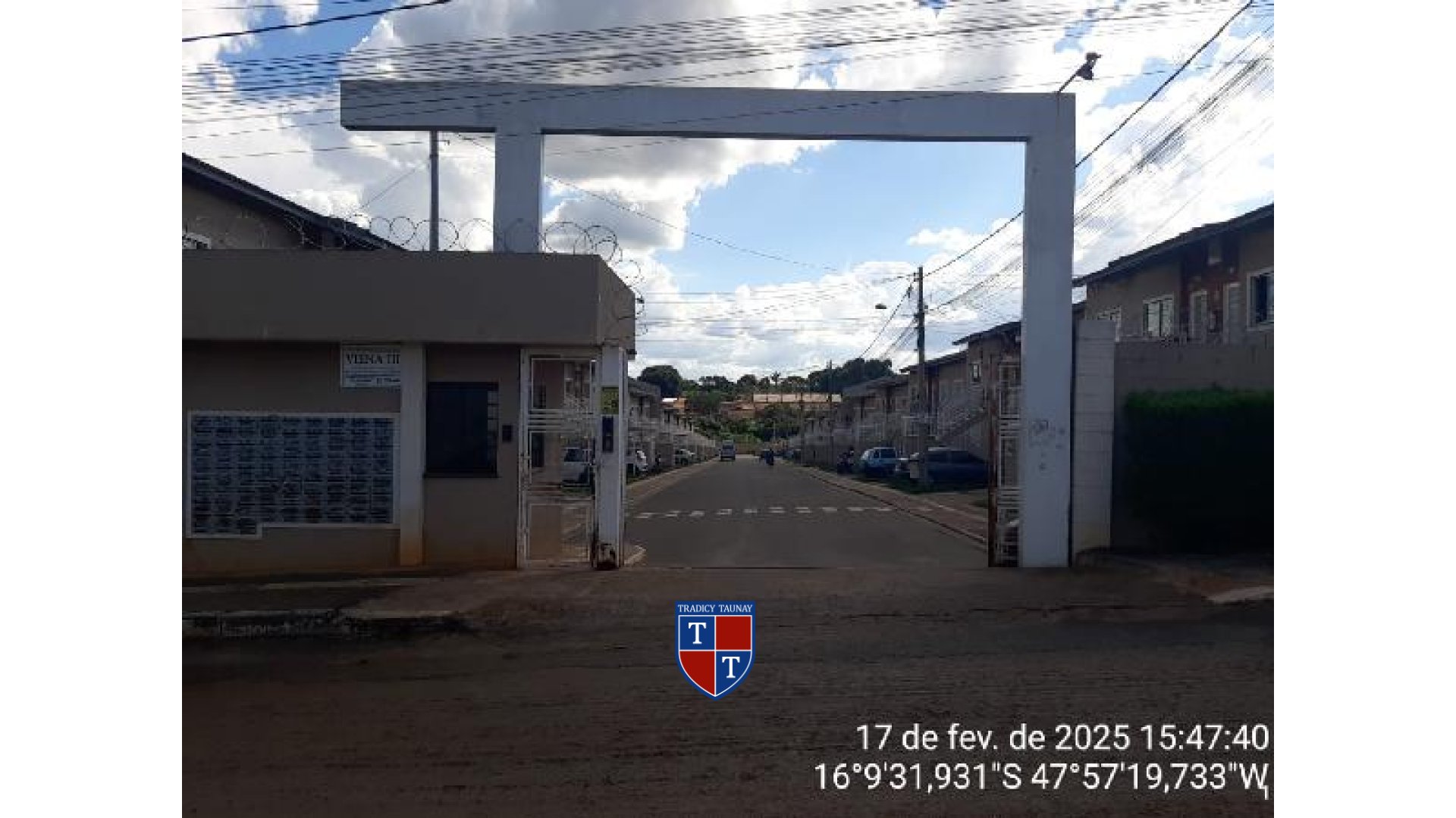 APARTAMENTO em PARQUE ESTRELA DALVA IX