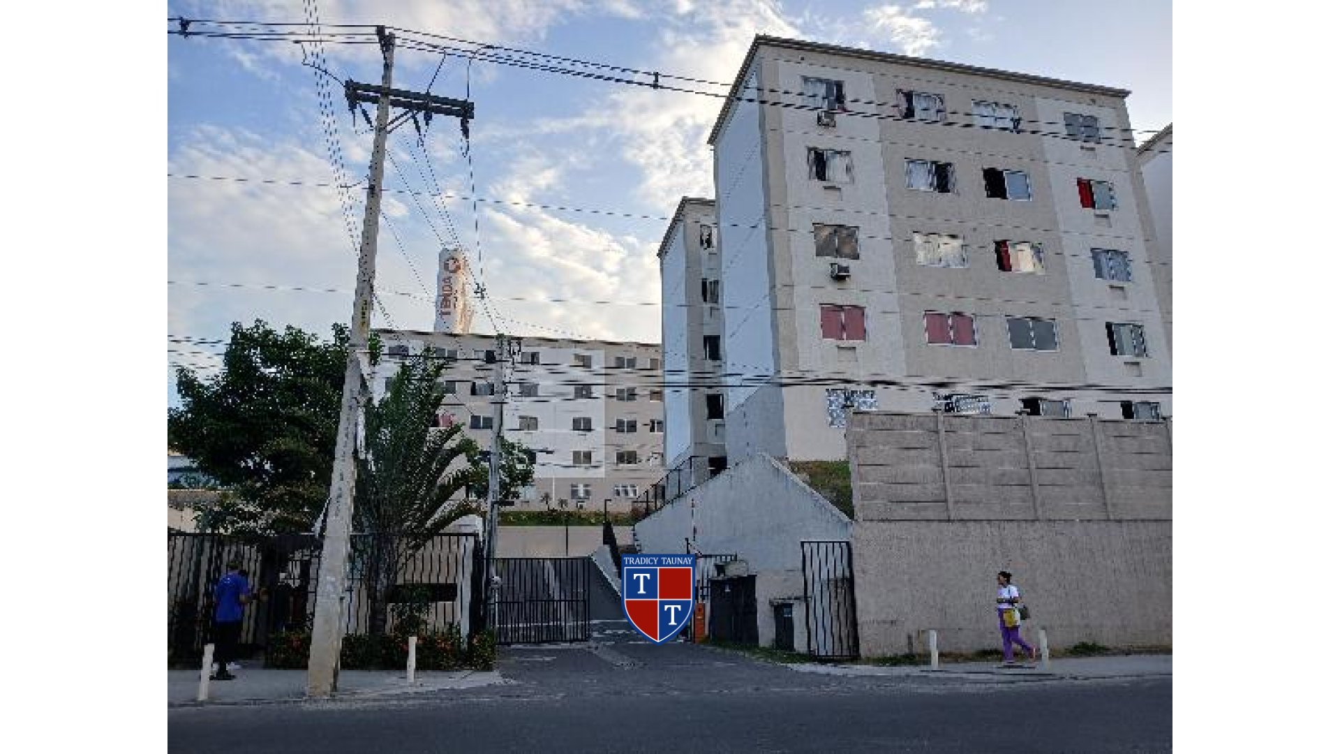 APARTAMENTO em MONJOLOS