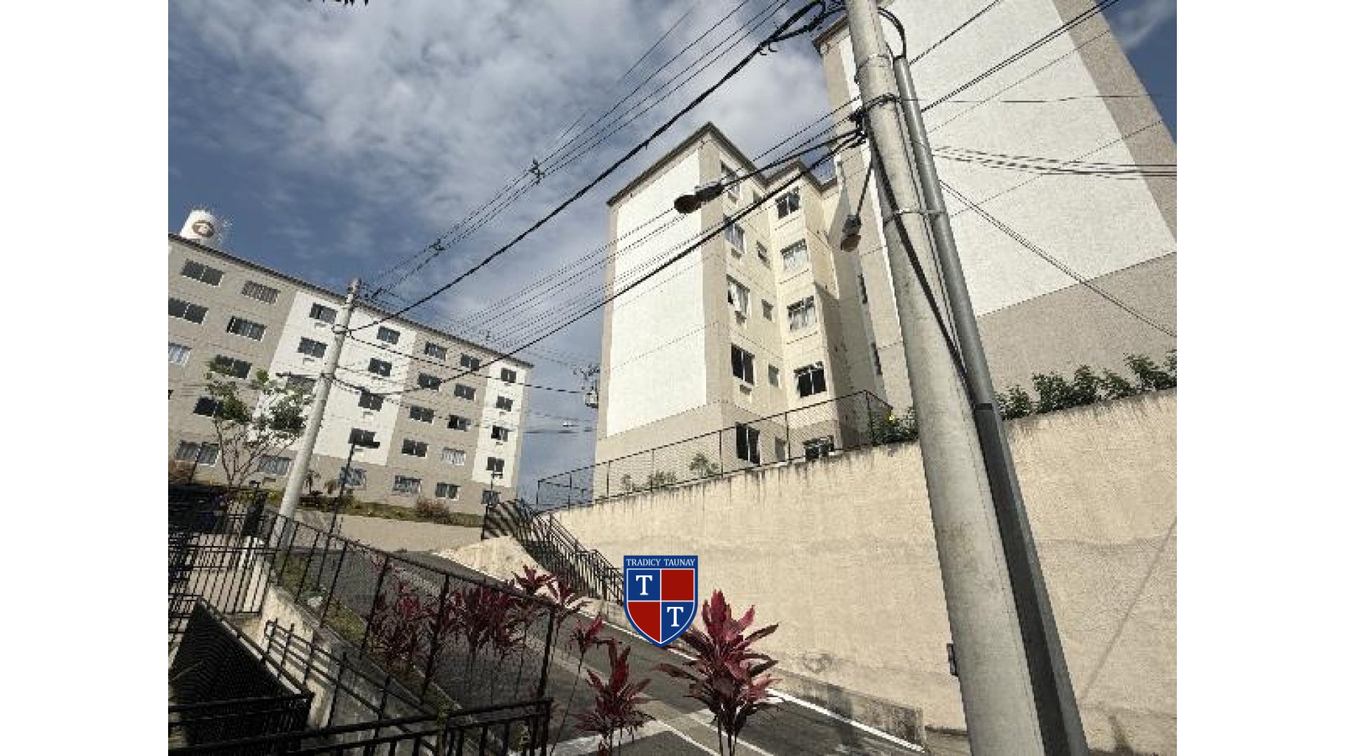 APARTAMENTO em MONJOLOS