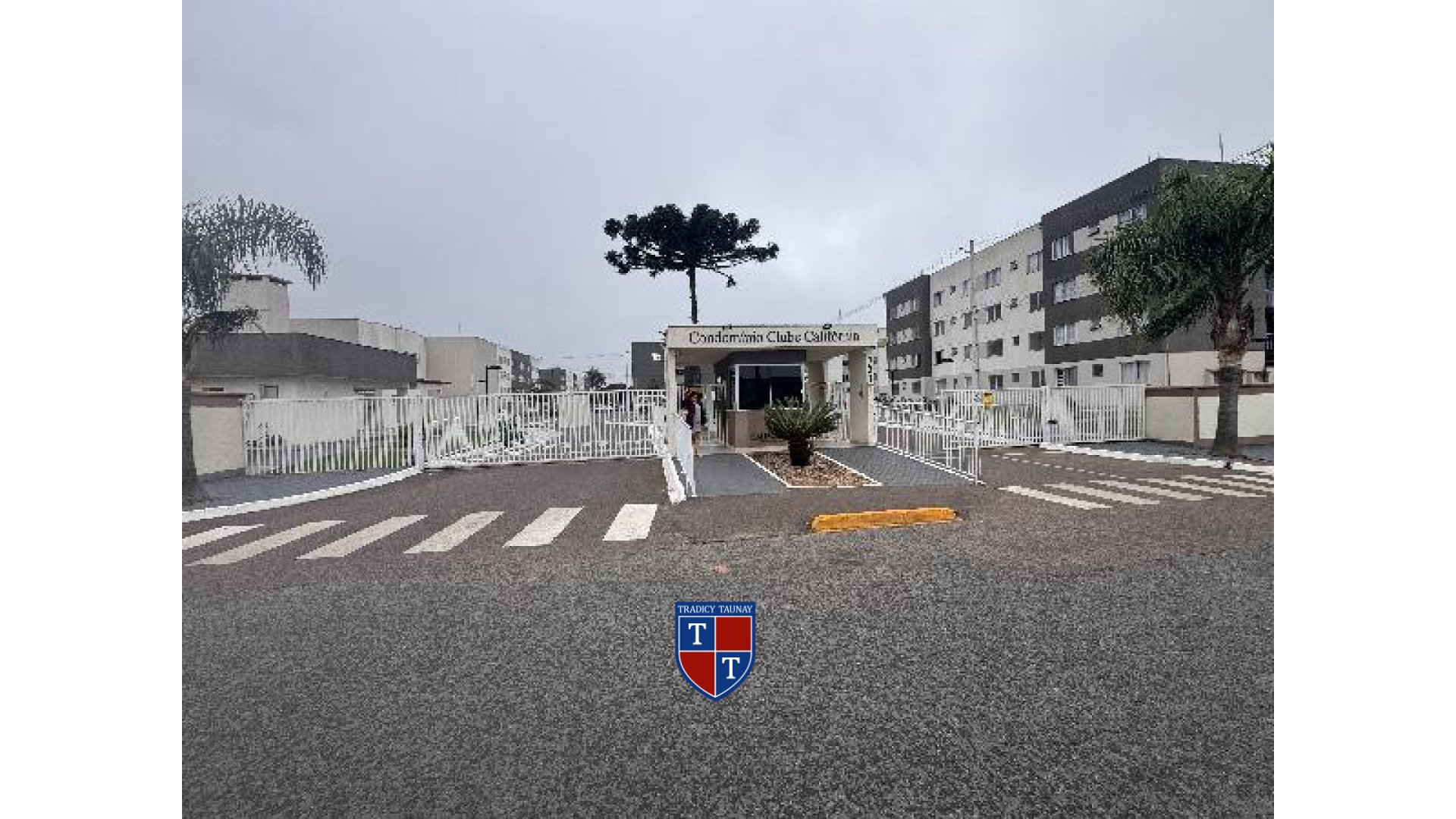 APARTAMENTO em JARDIM ITAQUI