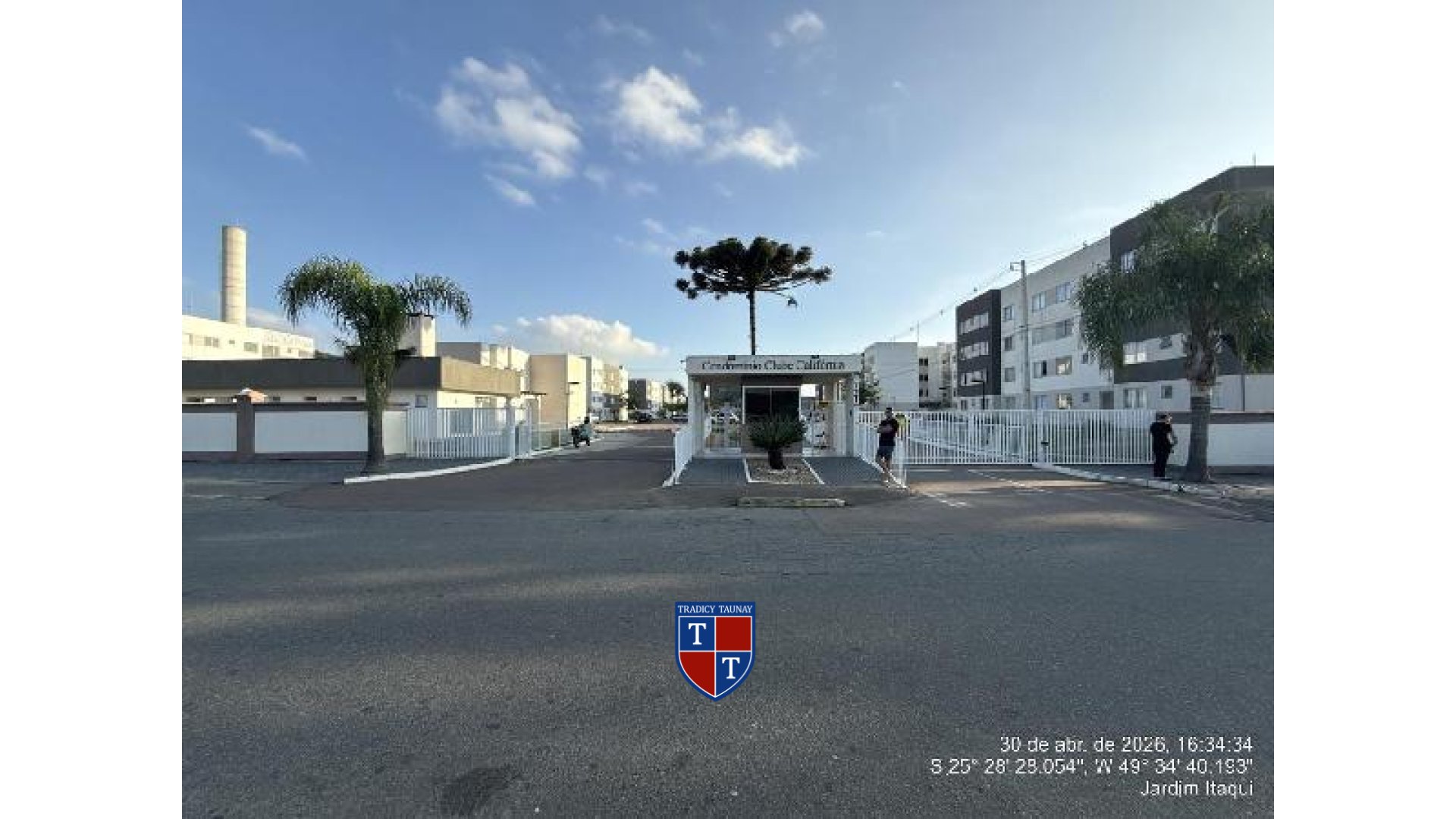 APARTAMENTO em JARDIM ITAQUI