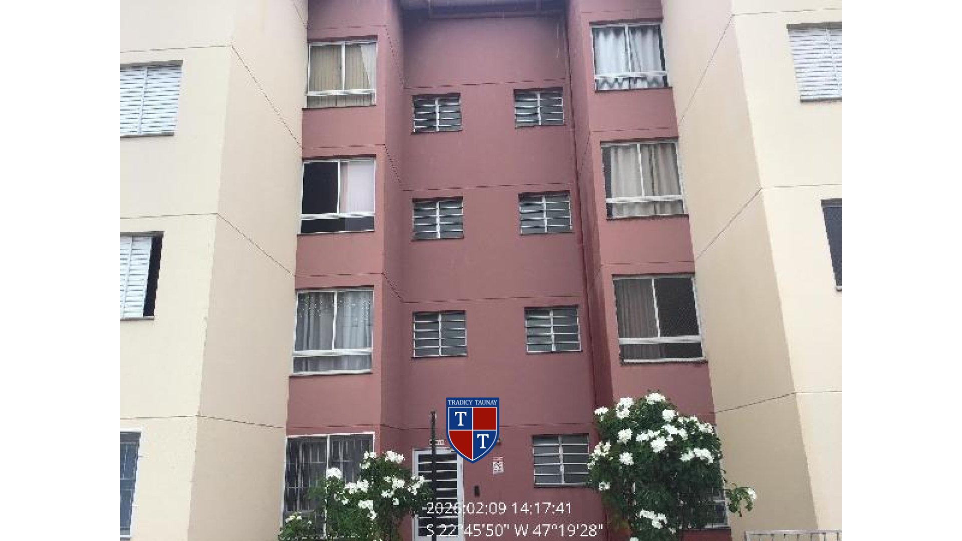 APARTAMENTO em JARDIM DOS LIRIOS