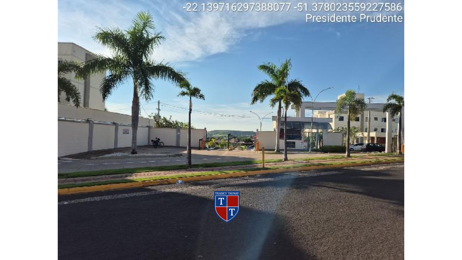 APARTAMENTO em VILA RAMOS DE FREITAS