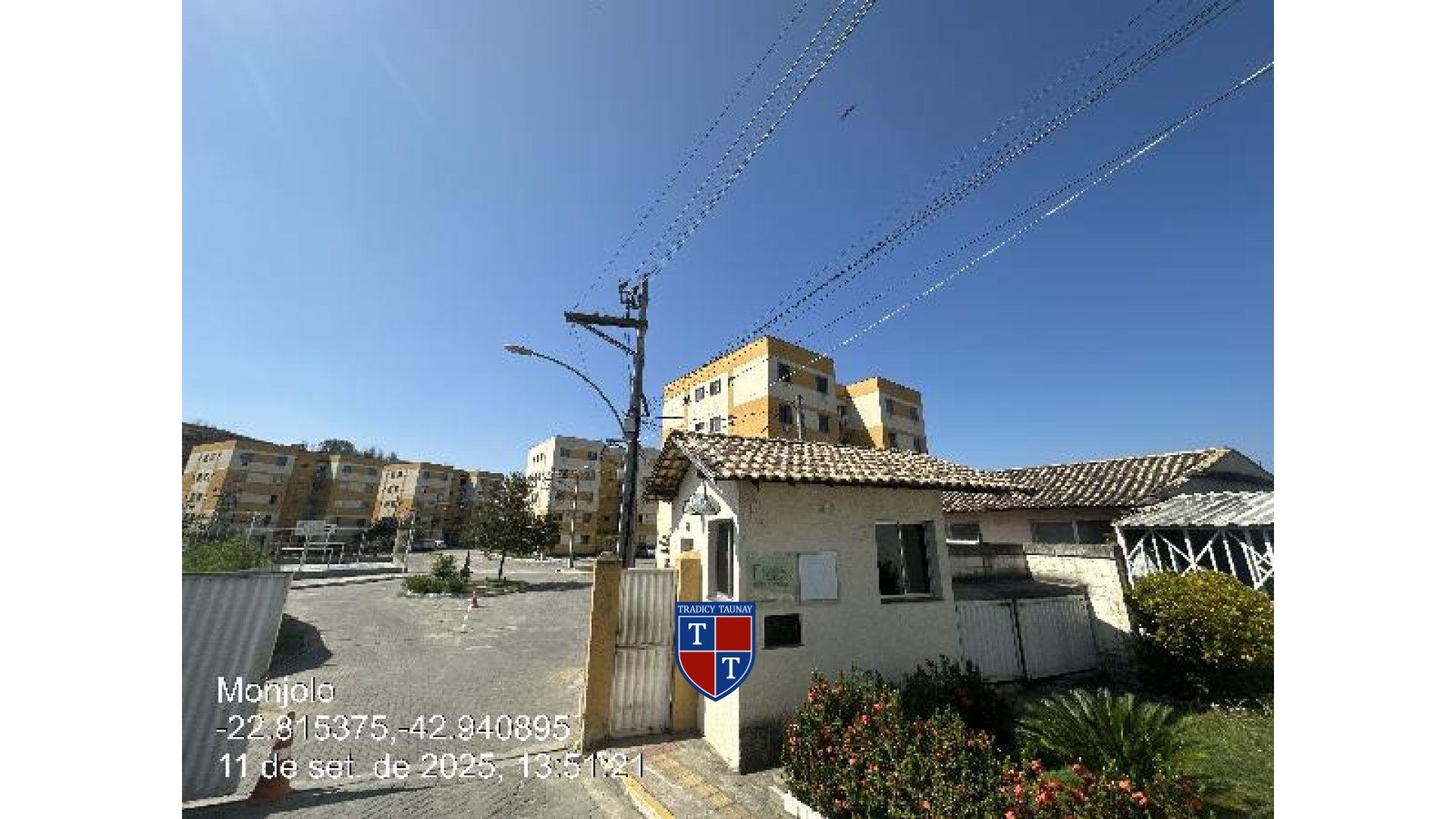 APARTAMENTO em MONJOLOS