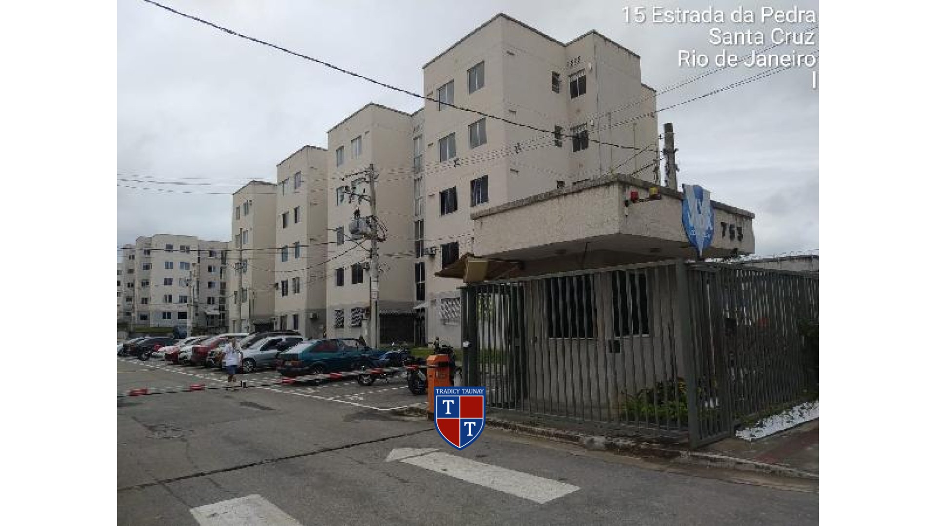 APARTAMENTO em SANTA CRUZ
