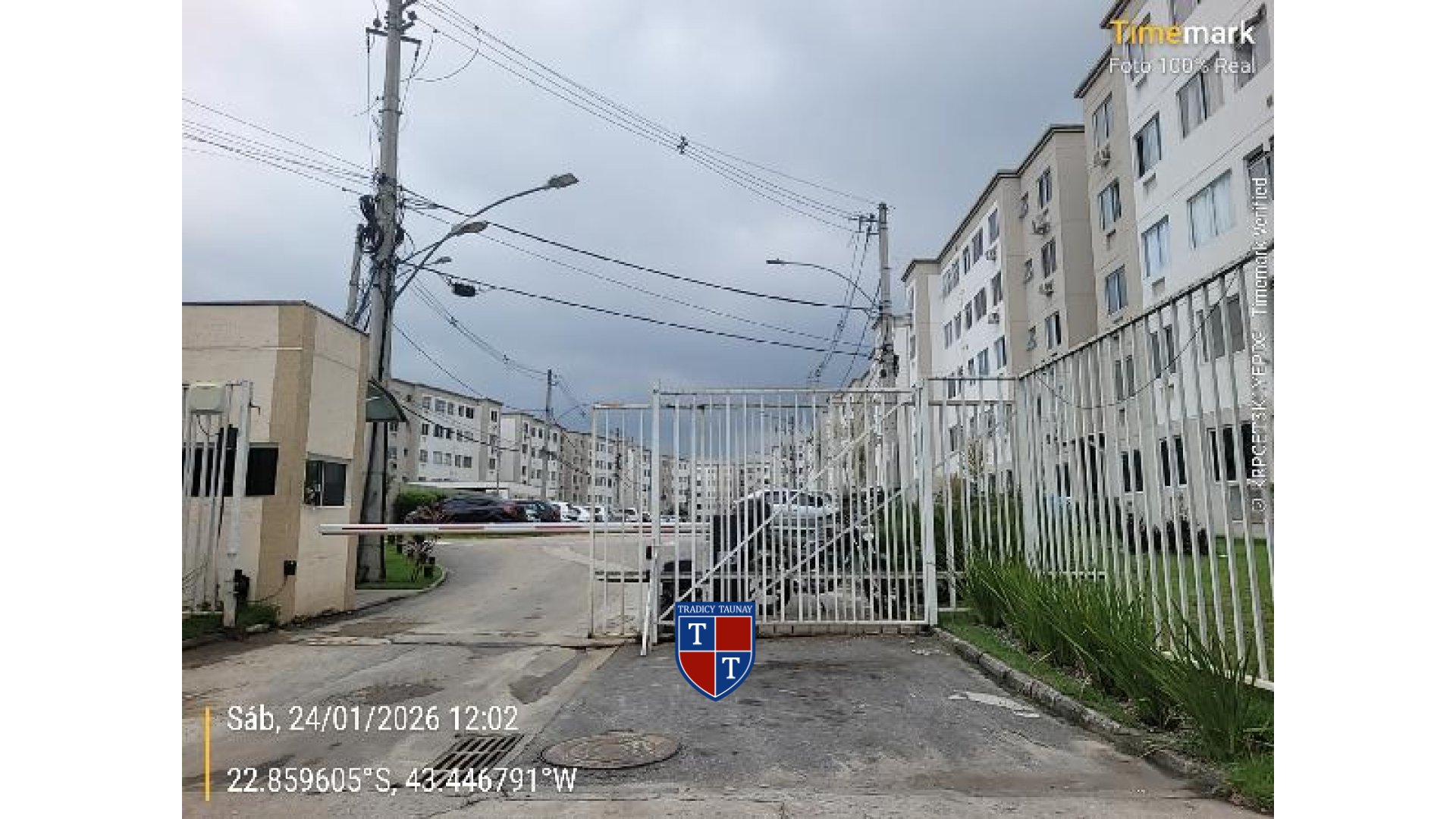 APARTAMENTO em REALENGO