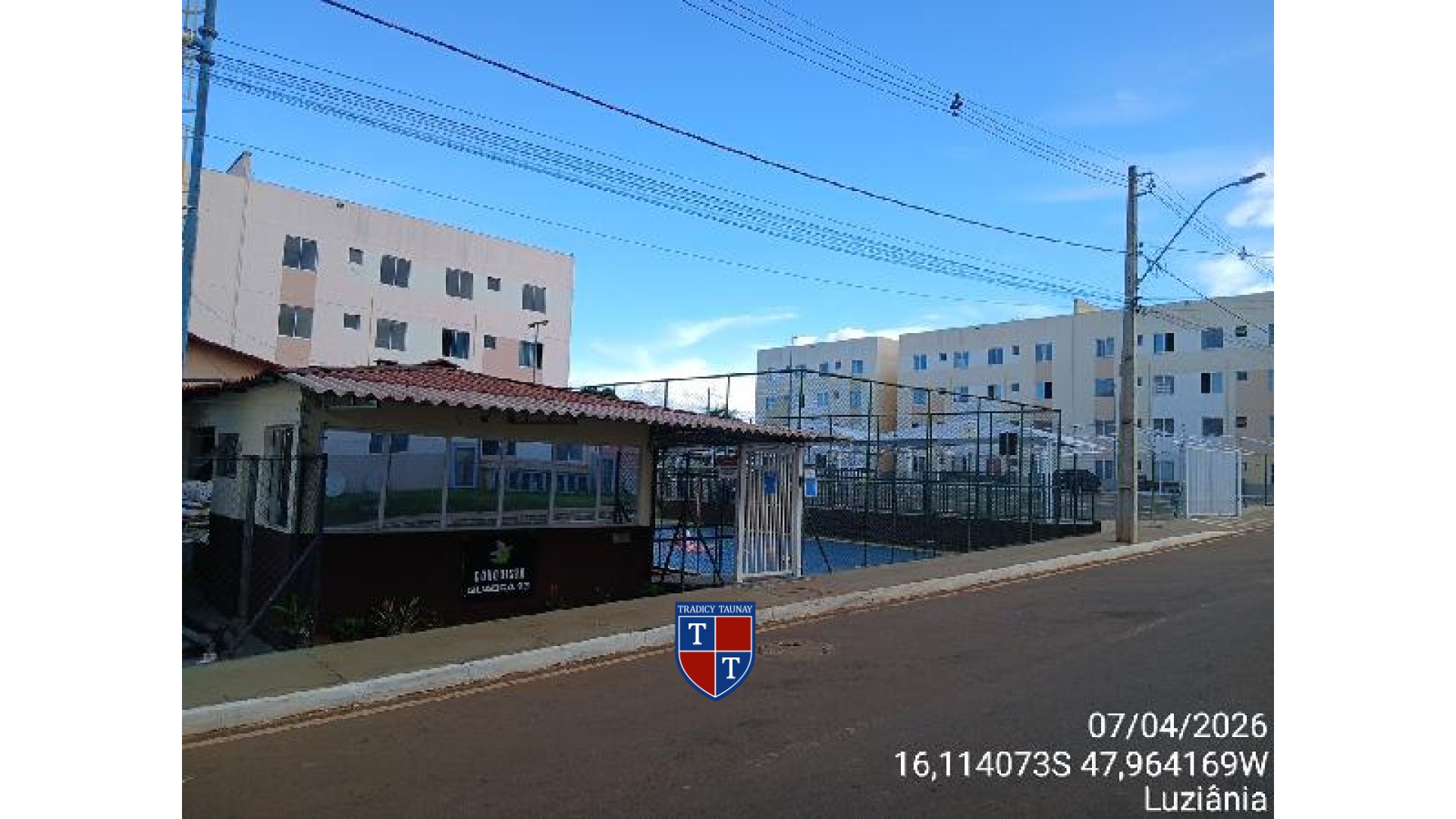 APARTAMENTO em CENTRO