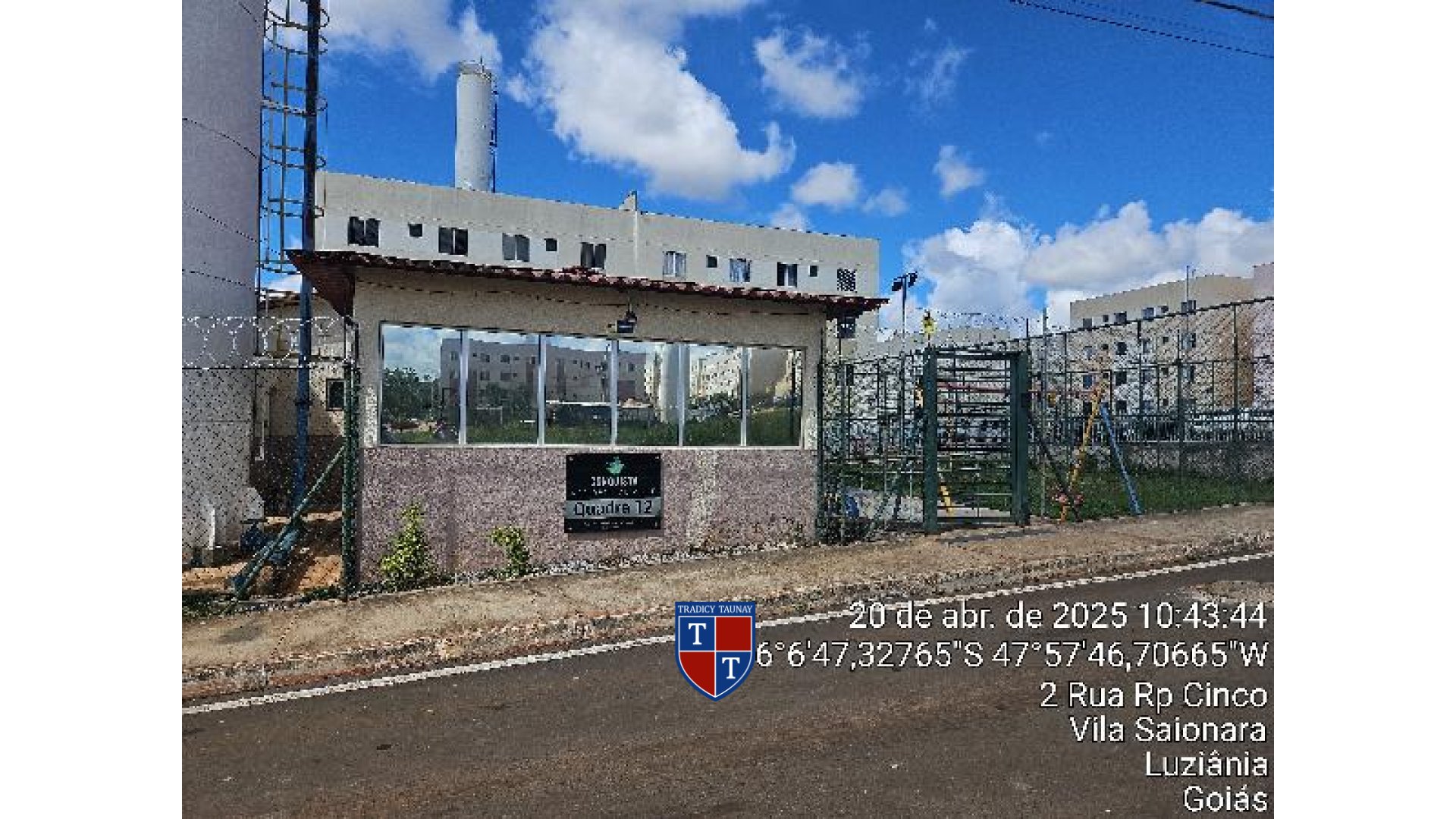 APARTAMENTO em CENTRO