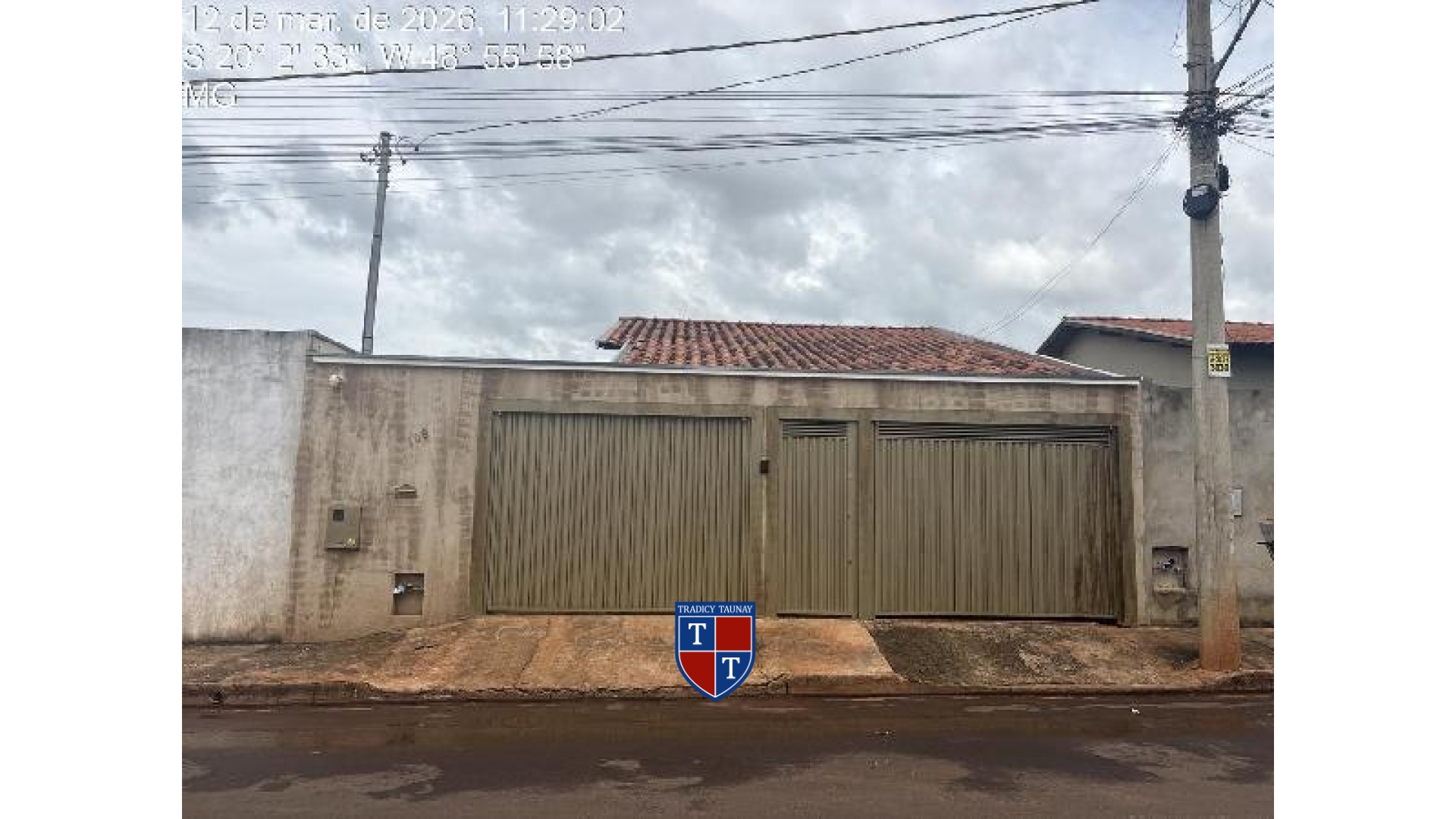 Foto 1 de CASA em LOTEAMENTO RESIDENCIAL PARQUE DAS ACACIA, FRUTAL/MG - Imóvel Retomado CAIXA Ref 8787704782042