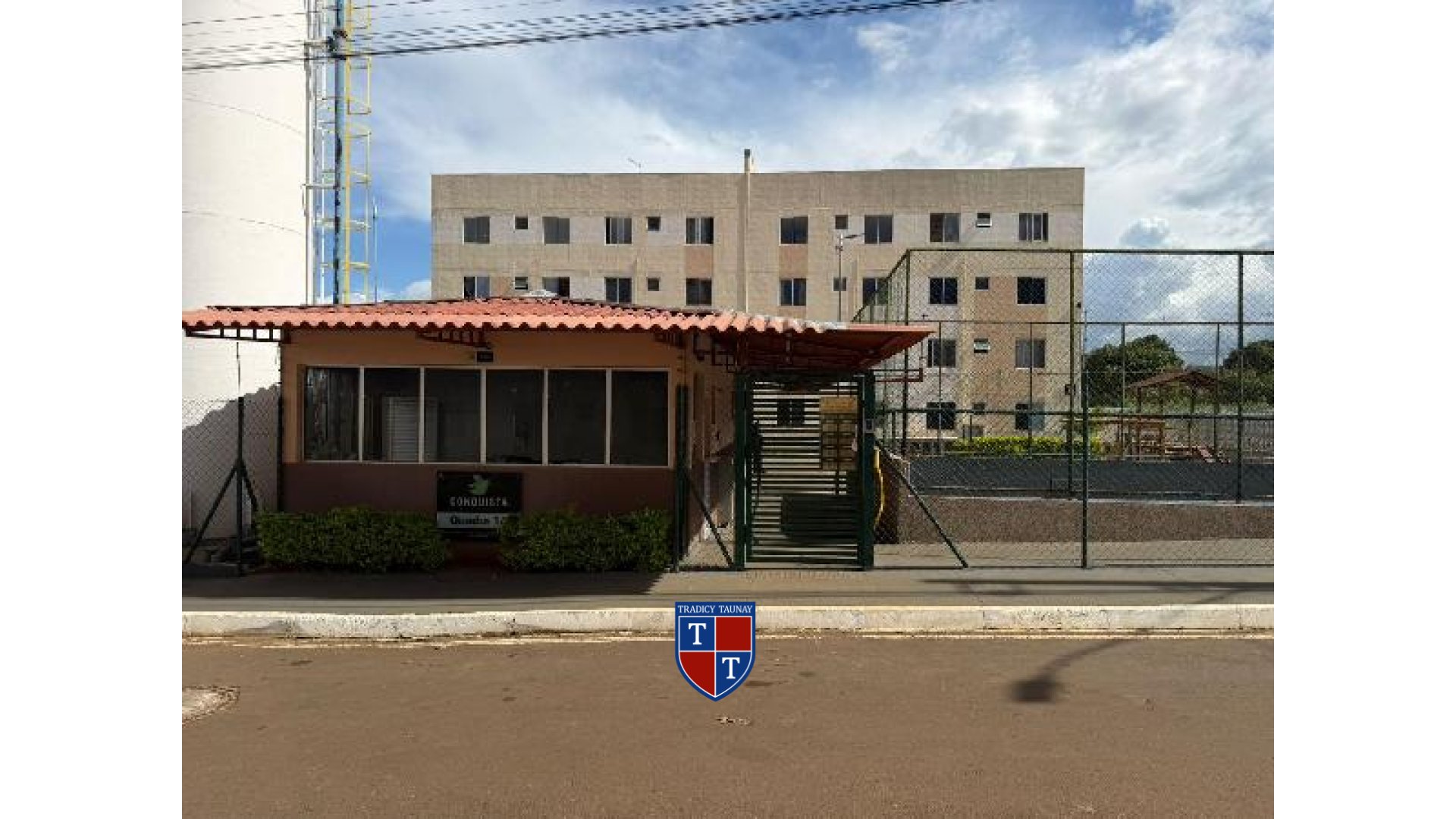 APARTAMENTO em CENTRO