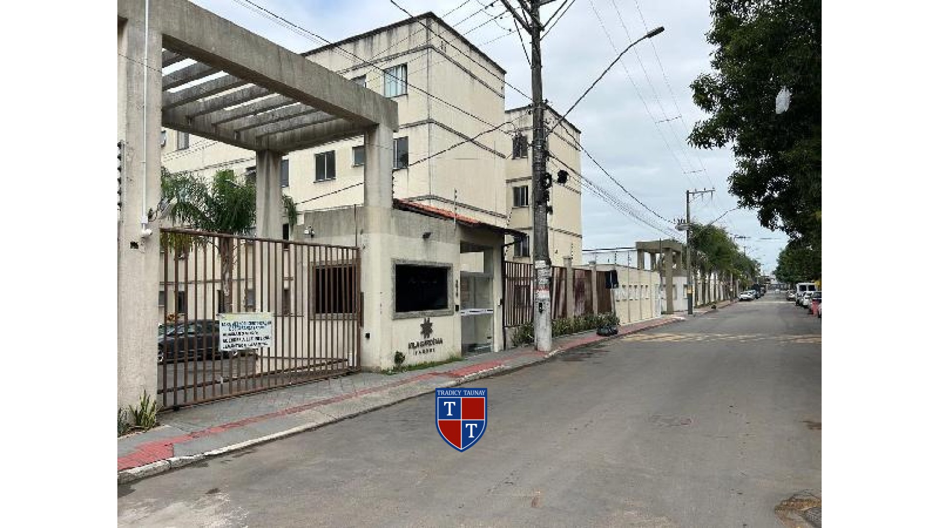 APARTAMENTO em JARDIM LIMOEIRO