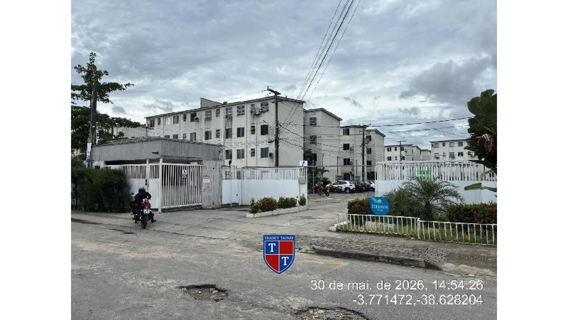 APARTAMENTO em ARATURI (JUREMA)