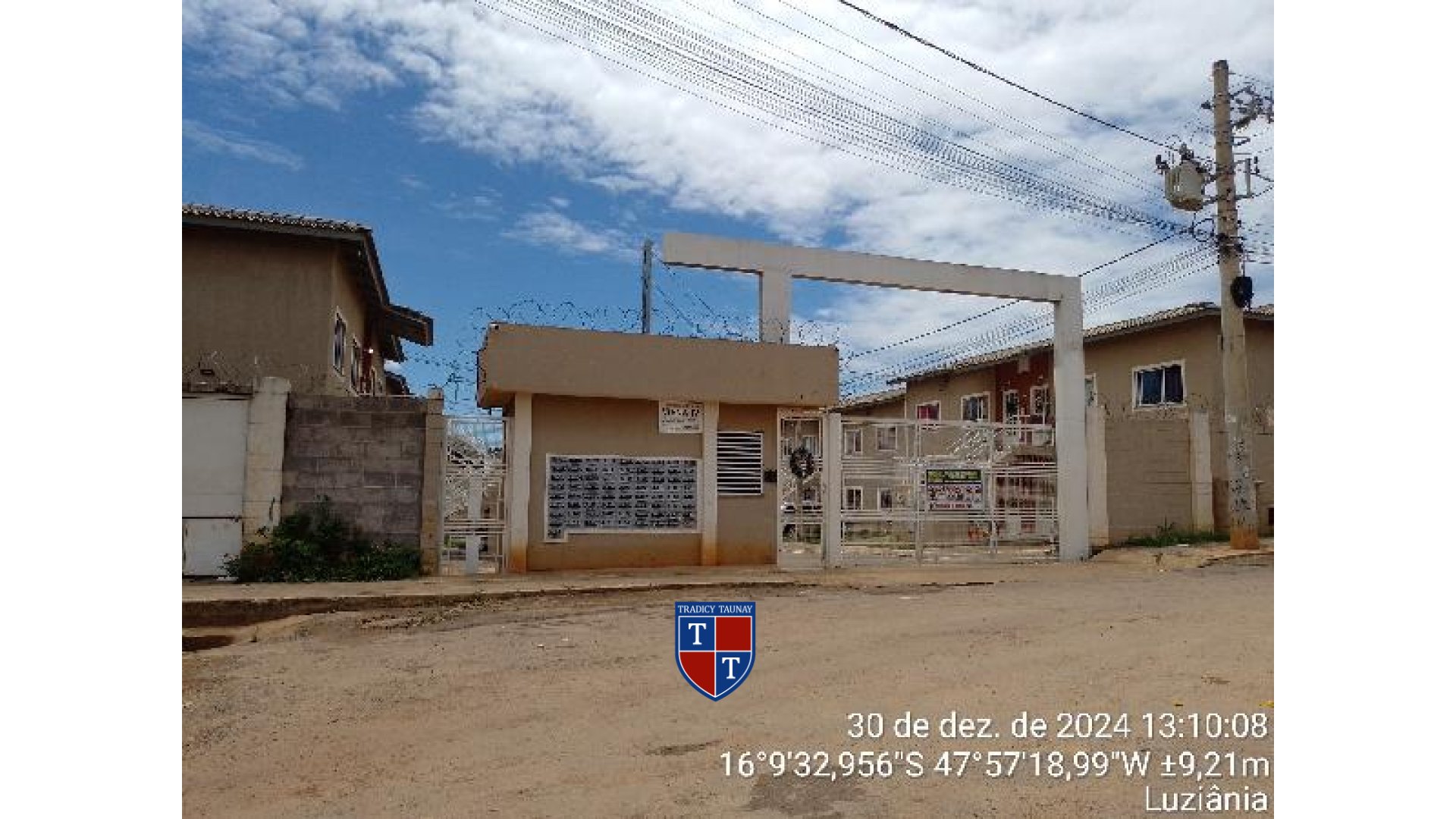 APARTAMENTO em PARQUE ESTRELA DALVA IX