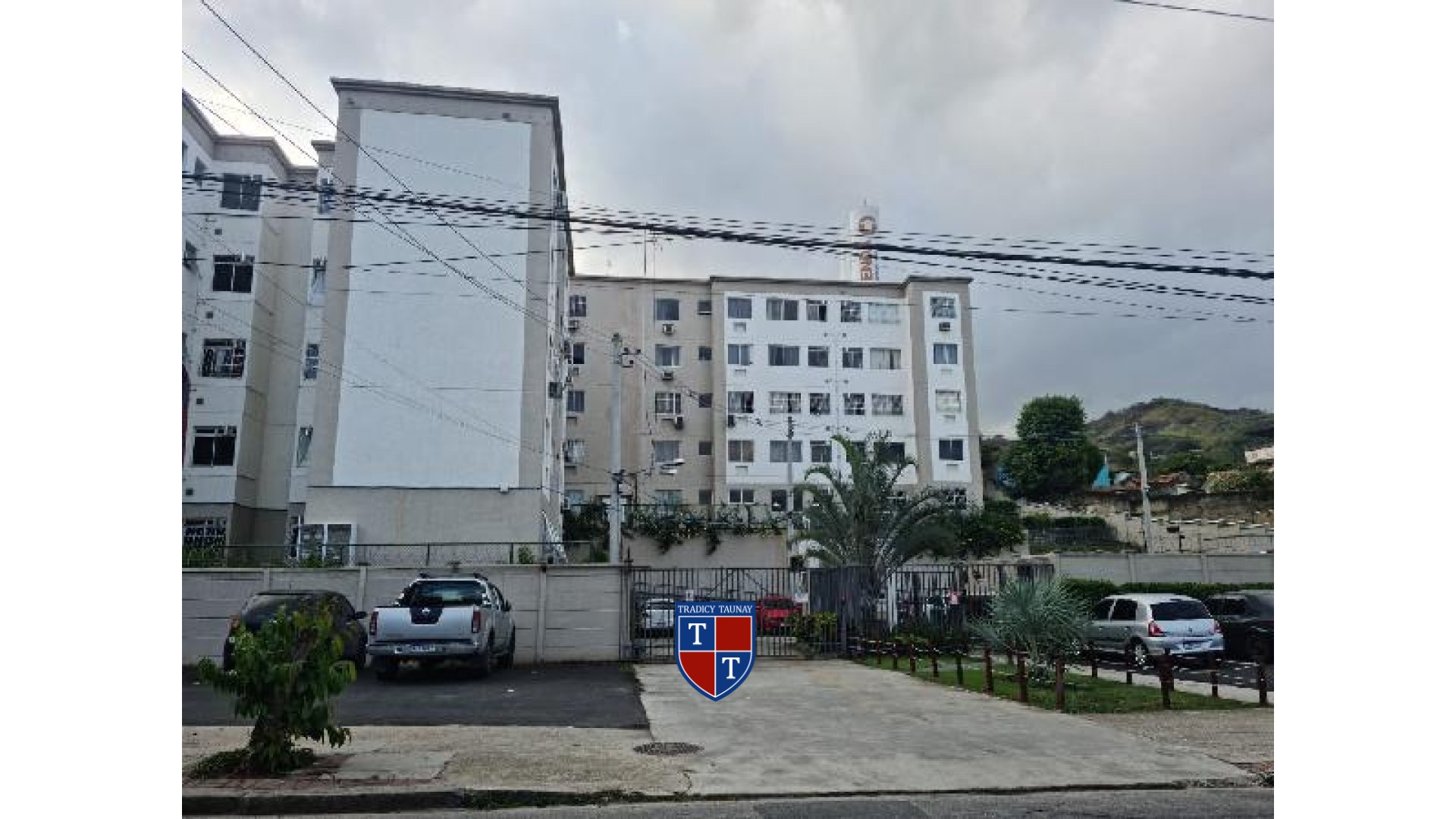 APARTAMENTO em ENGENHEIRO LEAL