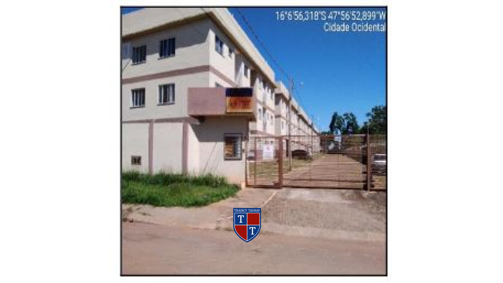 APARTAMENTO em PARQUE NAPOLIS A