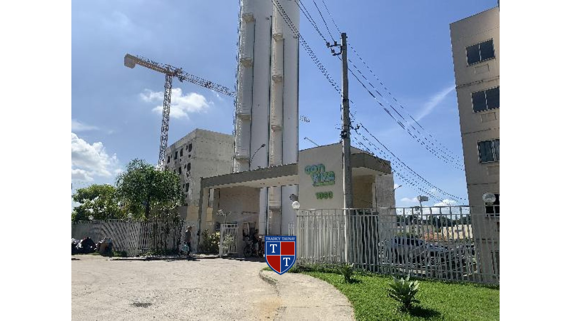 APARTAMENTO em PONTO CHIC