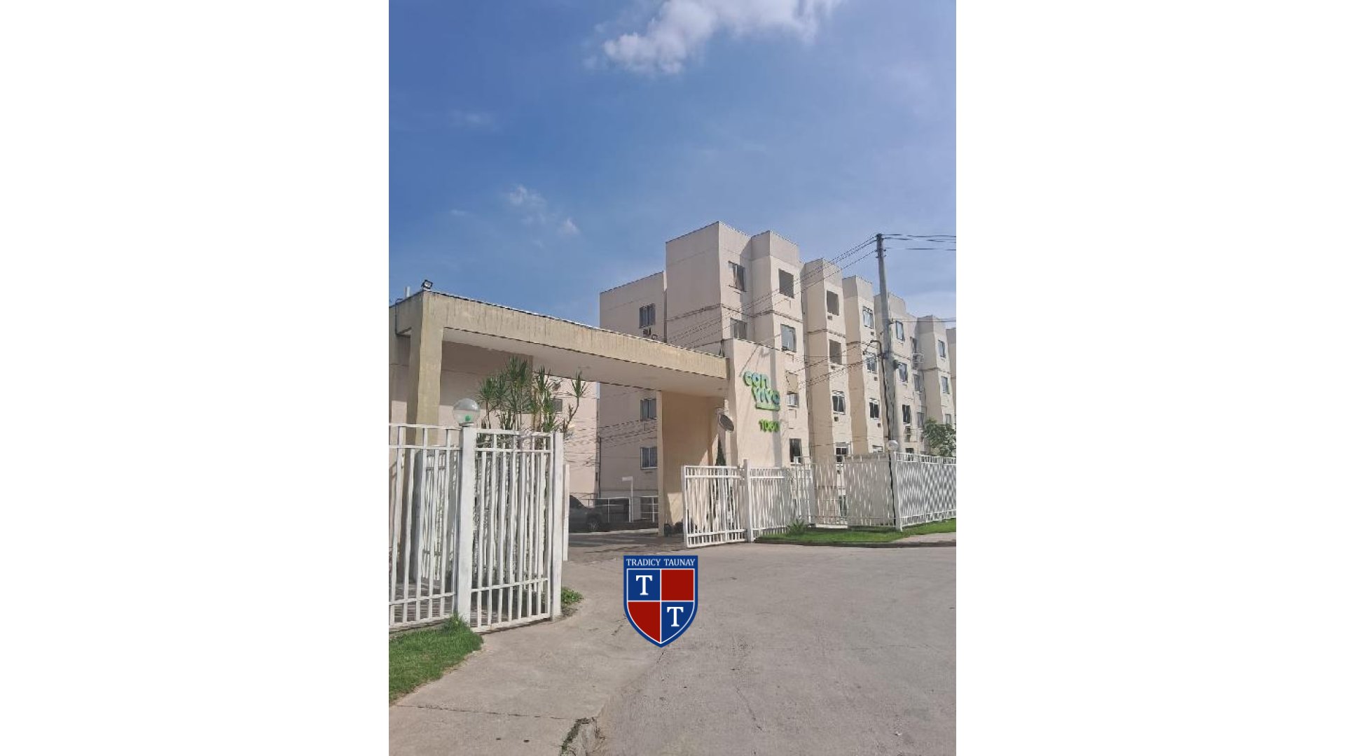 APARTAMENTO em PONTO CHIC