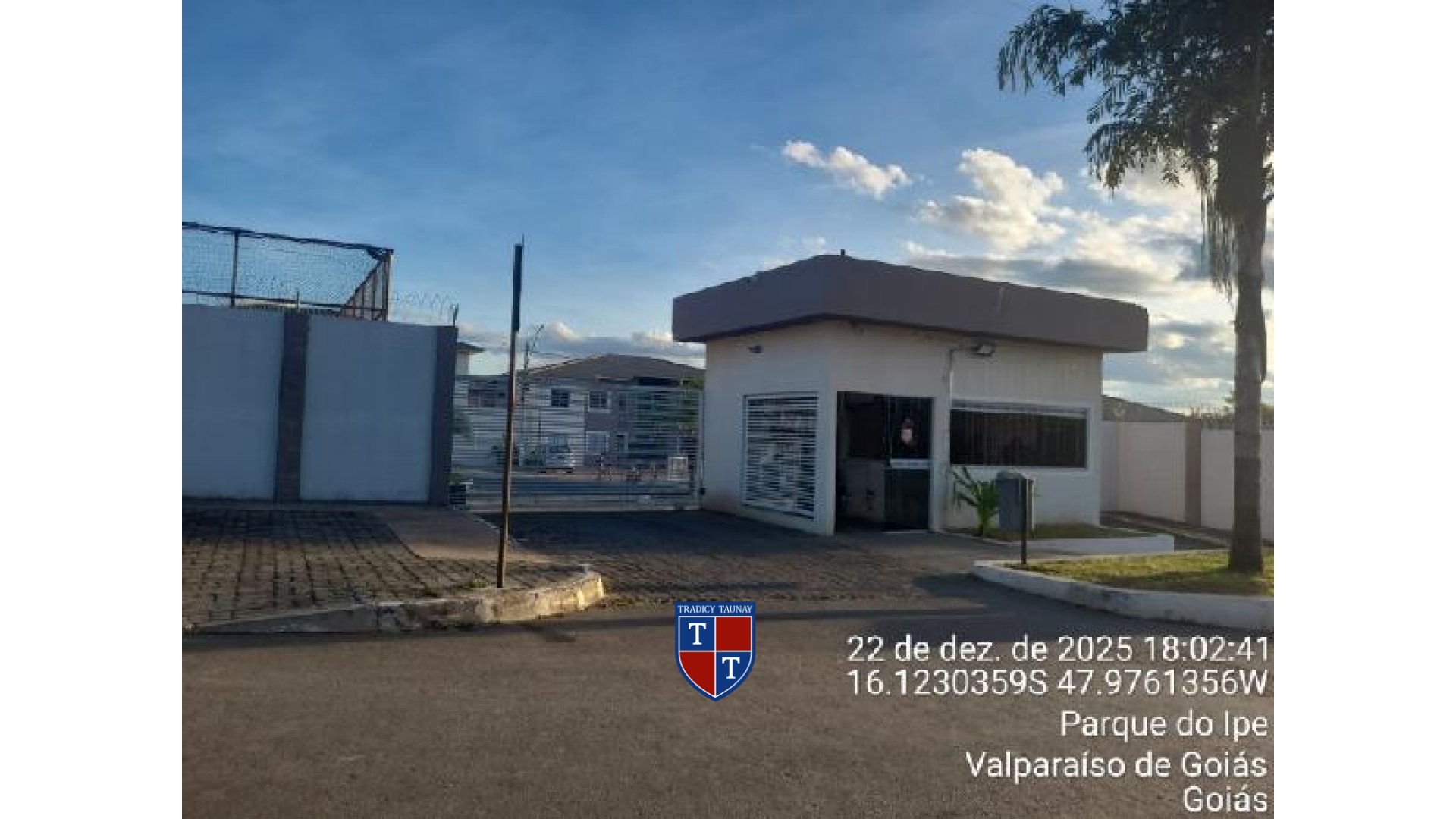 APARTAMENTO em FAZENDA TAVEIRA