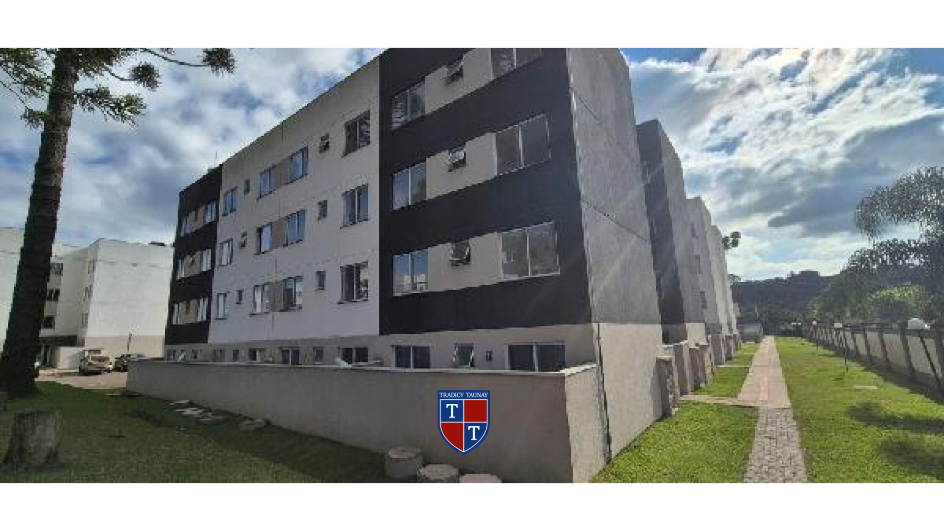 APARTAMENTO em JARDIM ITAQUI