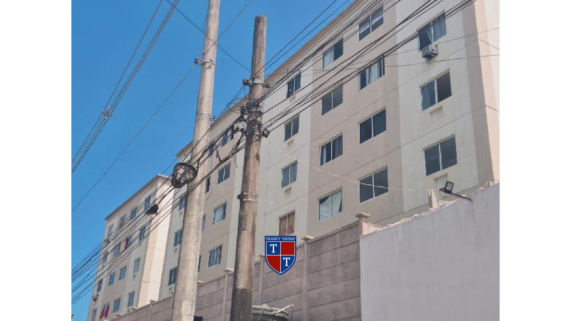 APARTAMENTO em MONJOLOS