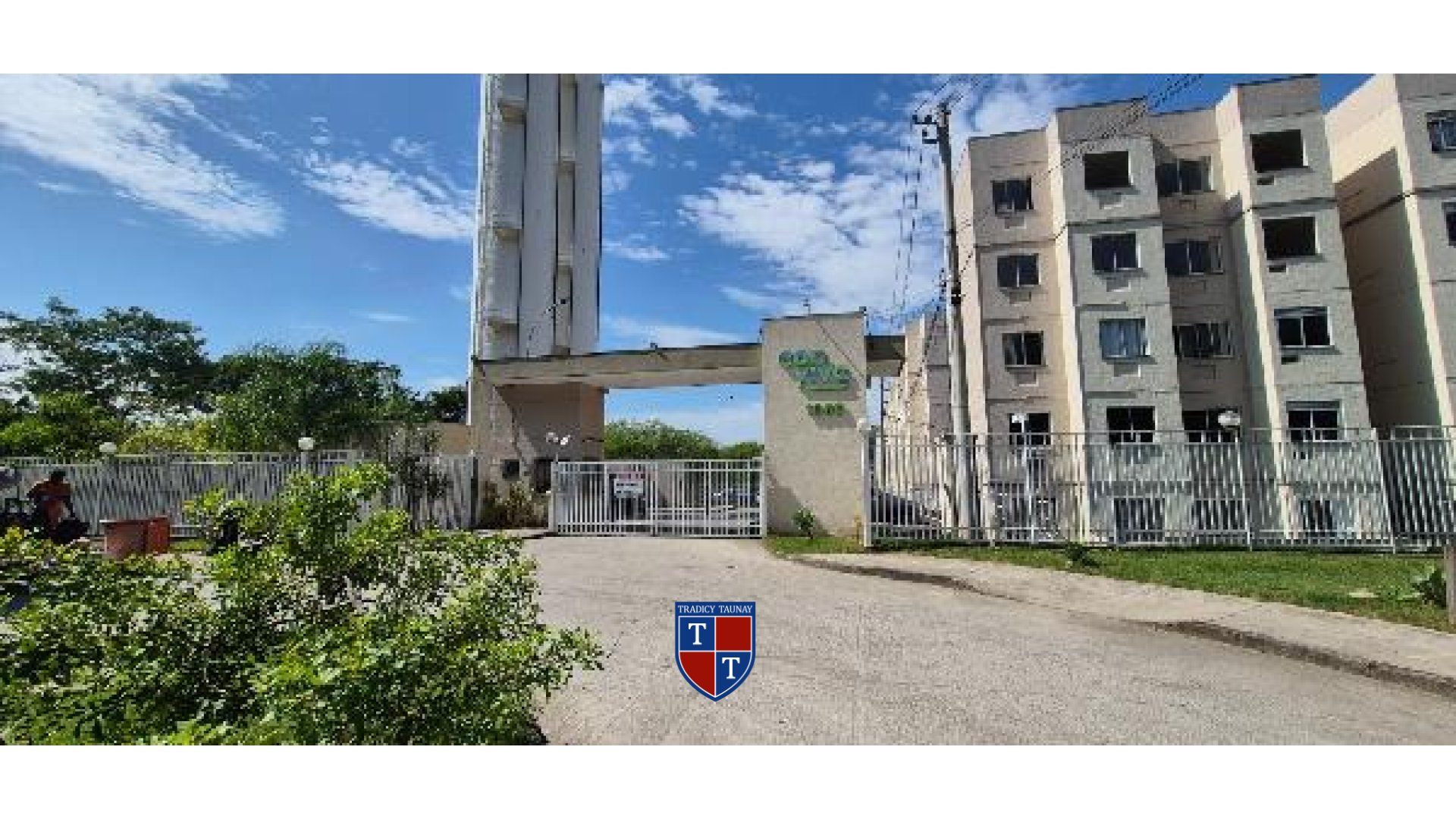 APARTAMENTO em PONTO CHIC