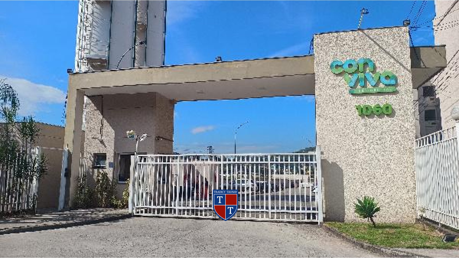 APARTAMENTO em PONTO CHIC