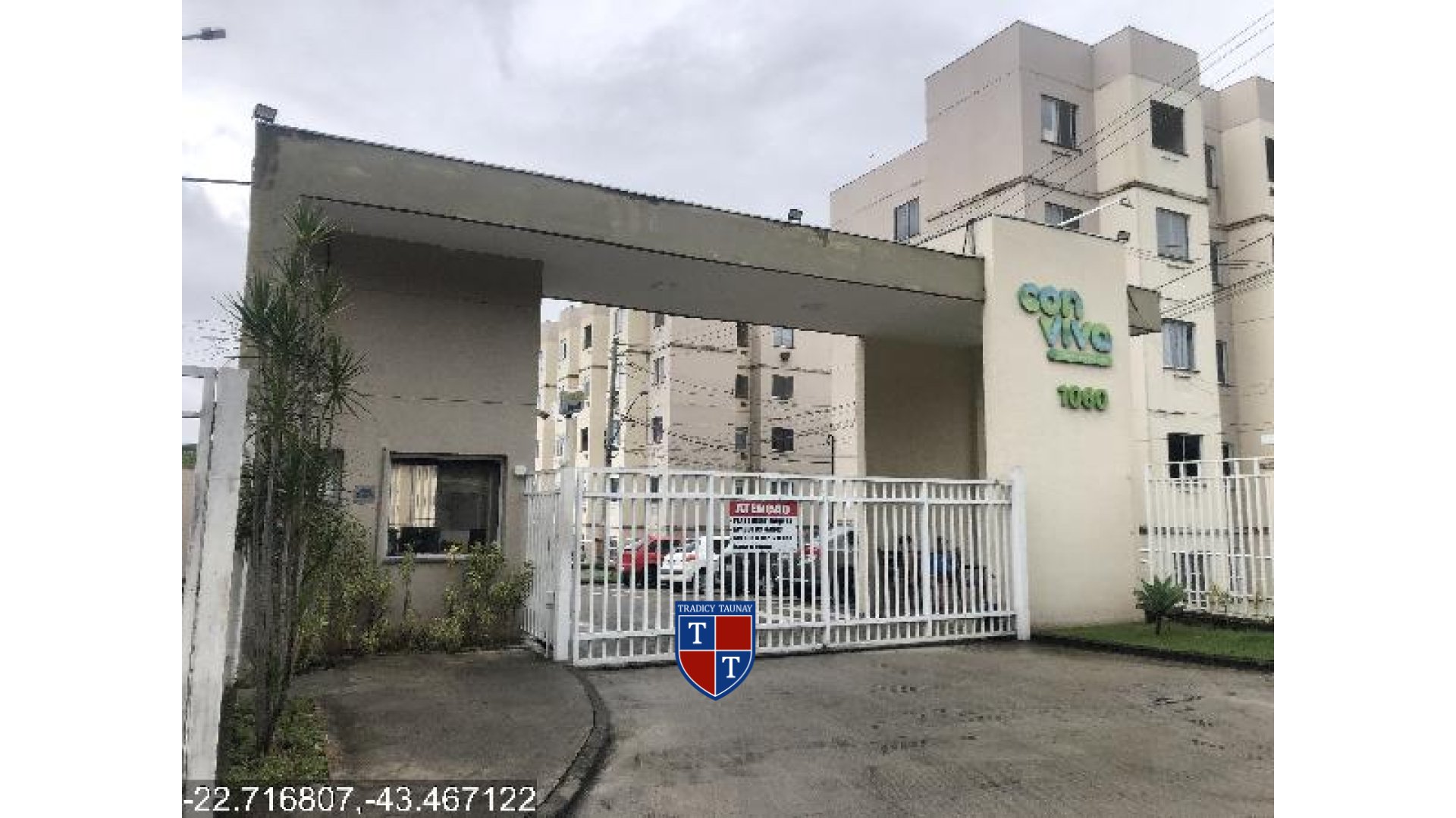 APARTAMENTO em PONTO CHIC