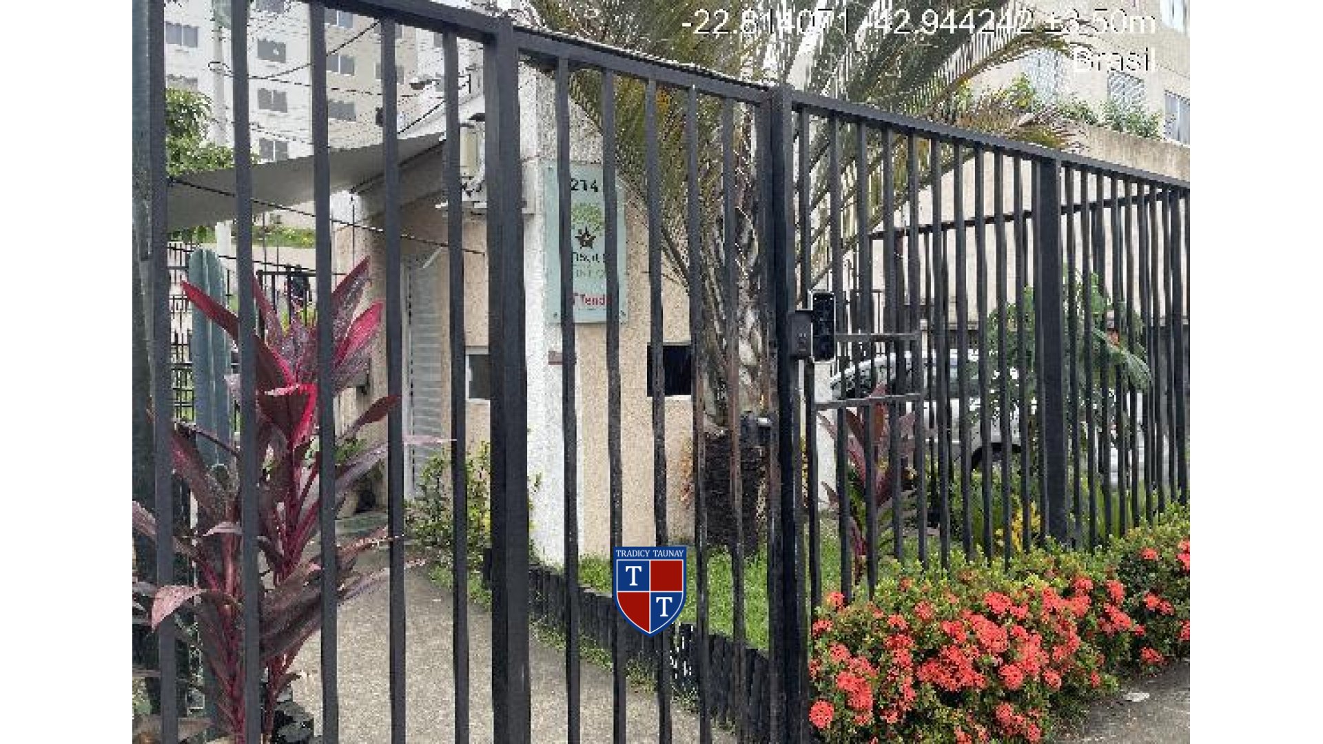 APARTAMENTO em MONJOLOS