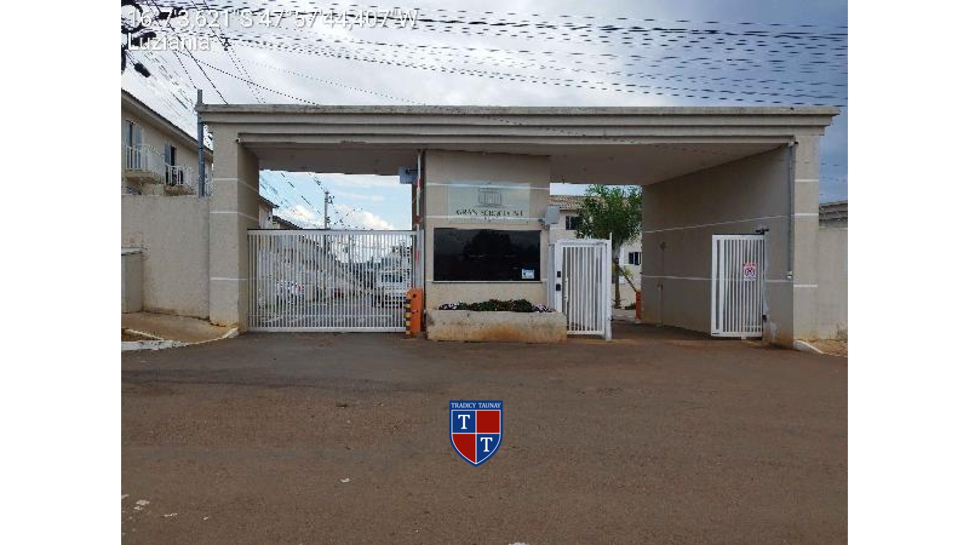 APARTAMENTO em FAZENDA SAIA VELHA